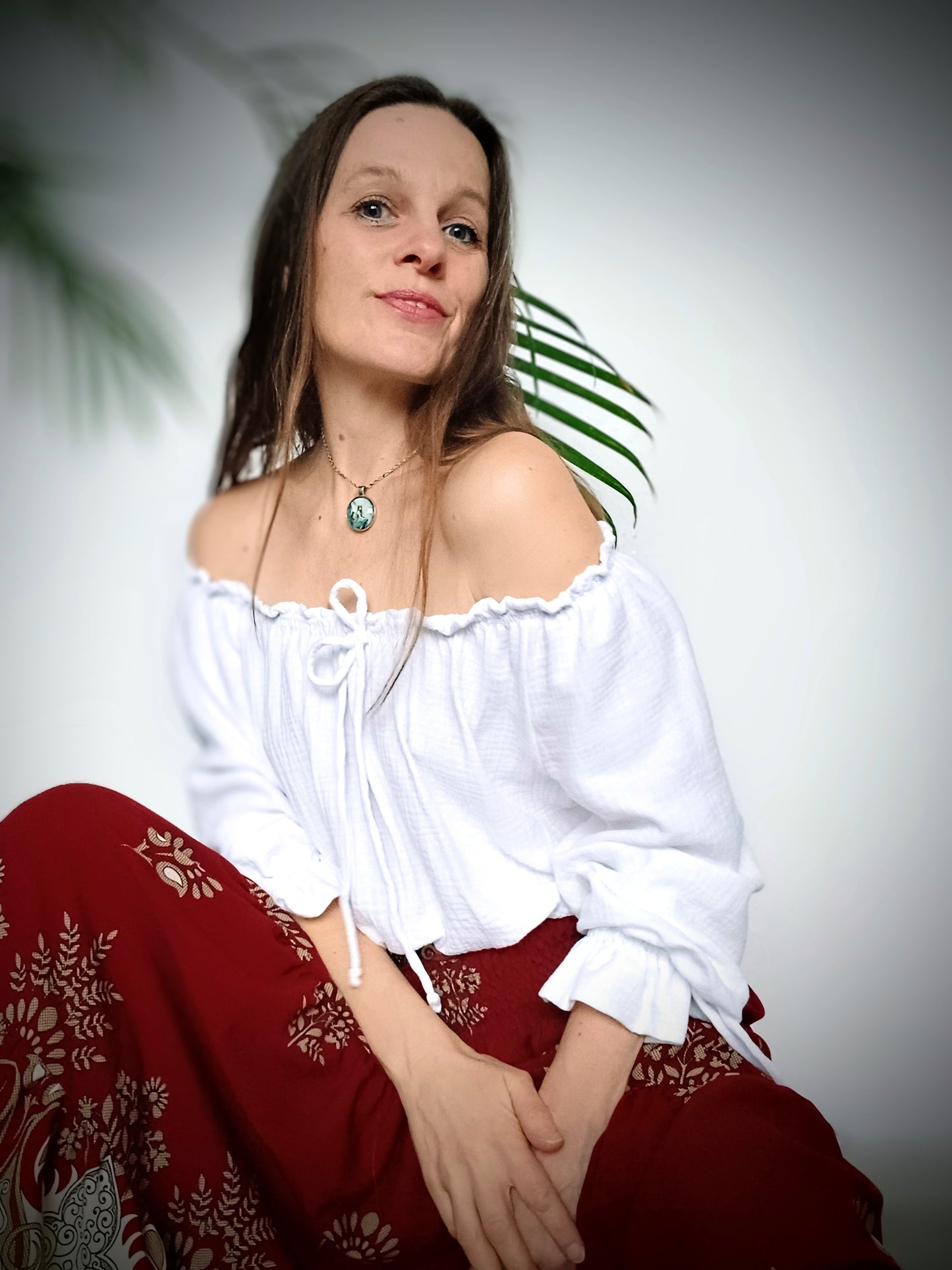 PŮVABNÁ ROMANTICKÁ BOHO HALENKA BÍLÁ MUŠELÍNOVÁ