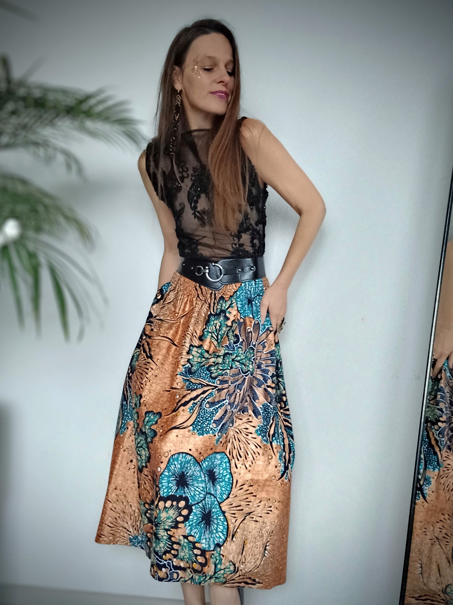 MĚDĚNÁ NÁDHERNÁ EXLUSÍVNÍ SUKNĚ S KAPSAMI