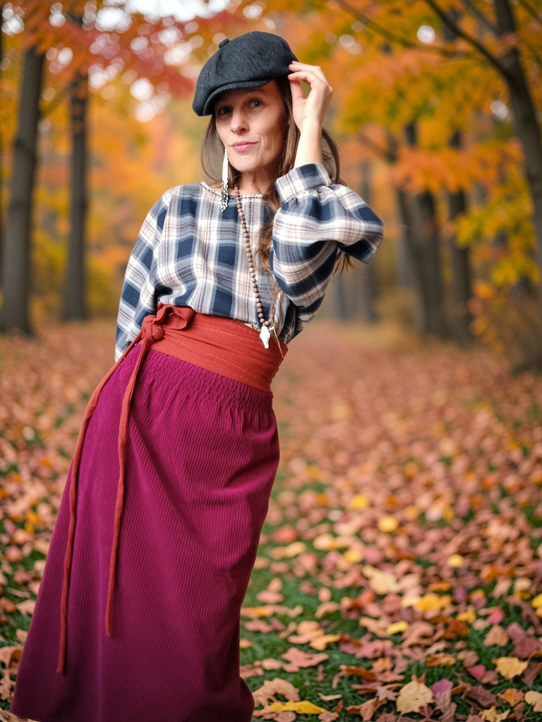 MANŠESTROVÁ SUKNĚ UŽŠÍHO STŘIHU BURGUNDSKÁ