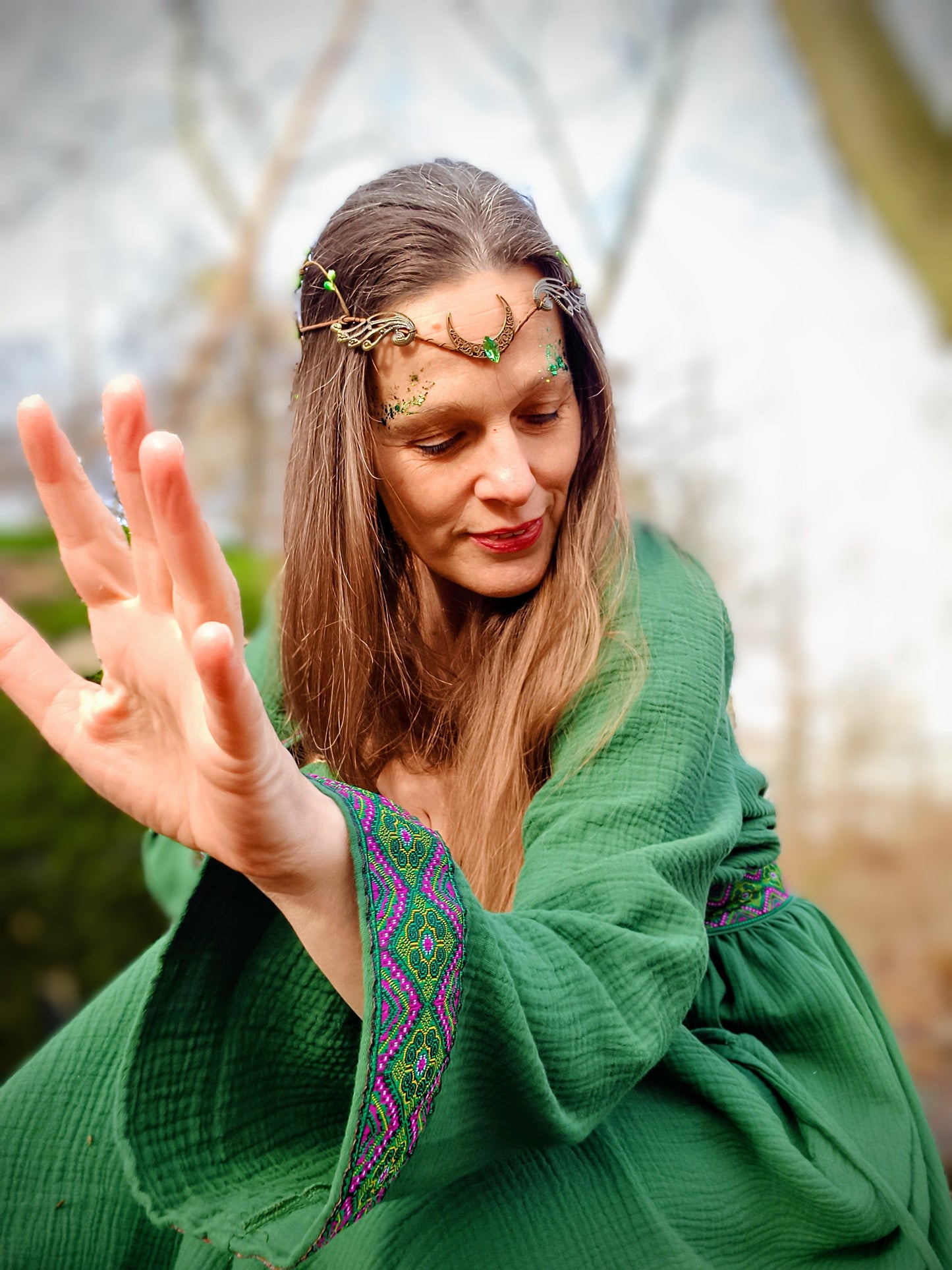 MAGIC GREEN FOREST -S BORDUROU NA RUKÁVECH A S OPASKEM