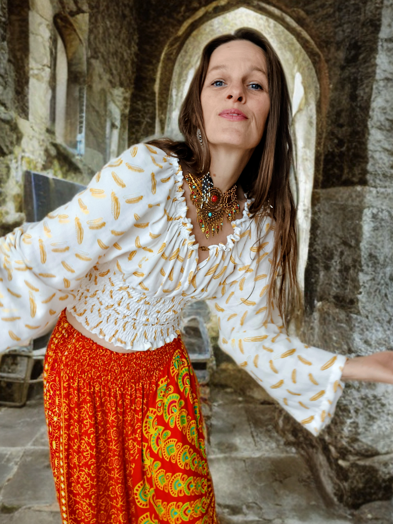 PŮVABNÁ HALENKA /TOP Z KOLEKCE ANTIC