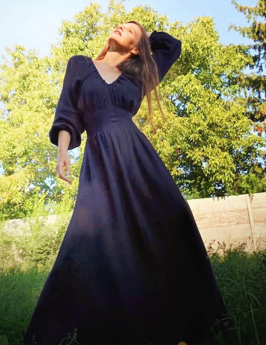 MAXI MUŠELÍNOVÉ ŠATY PŮLNOČNÍ TEMNĚ MODRÁ ORGANIC