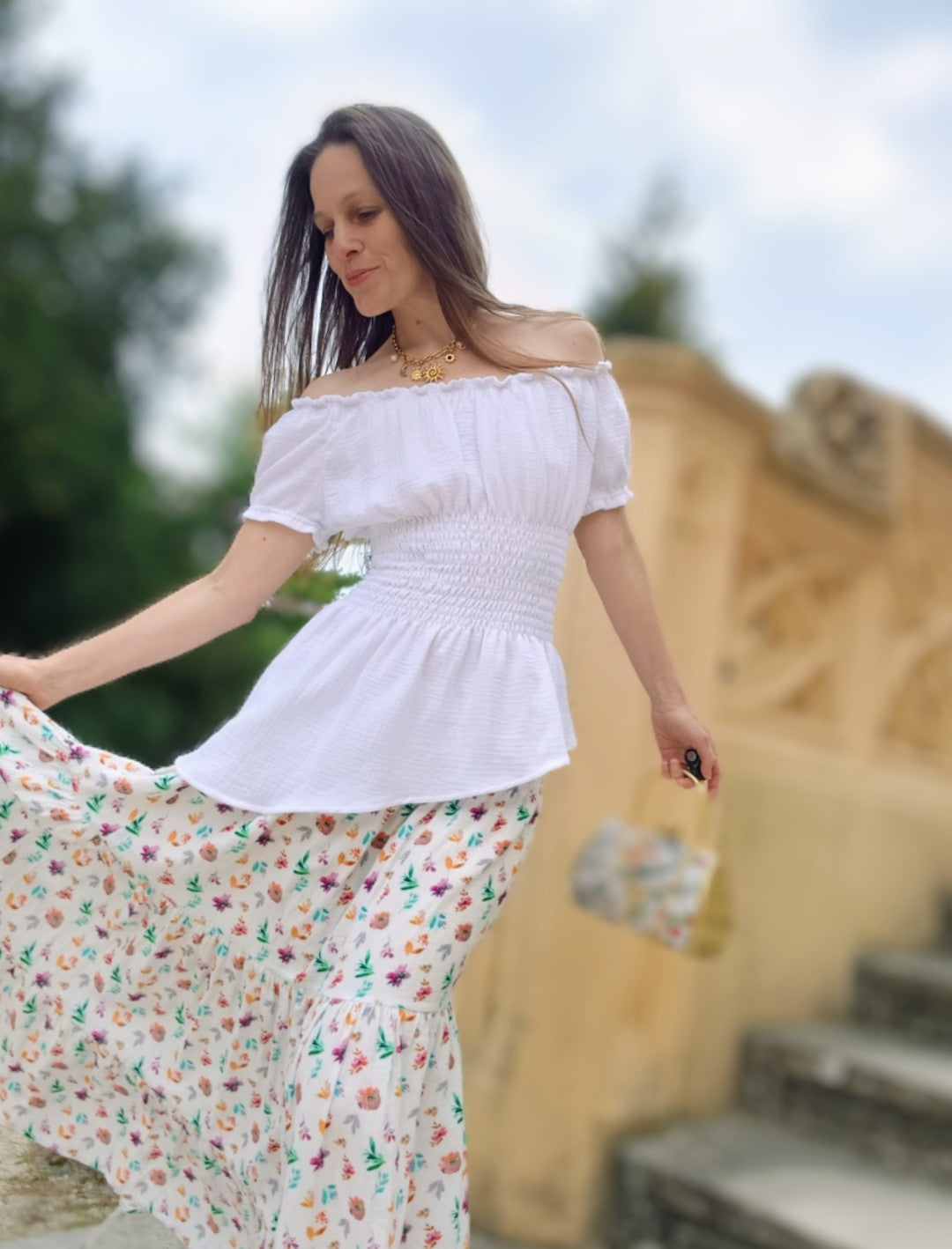 TOPÍK ASYMETRICKÝ BÍLÝ S VYSOKÝM ŽABIČKOVÁNÍM