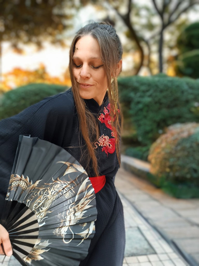 ŠATY S ČERVENÝM DRAKEM JAPONSKÉ