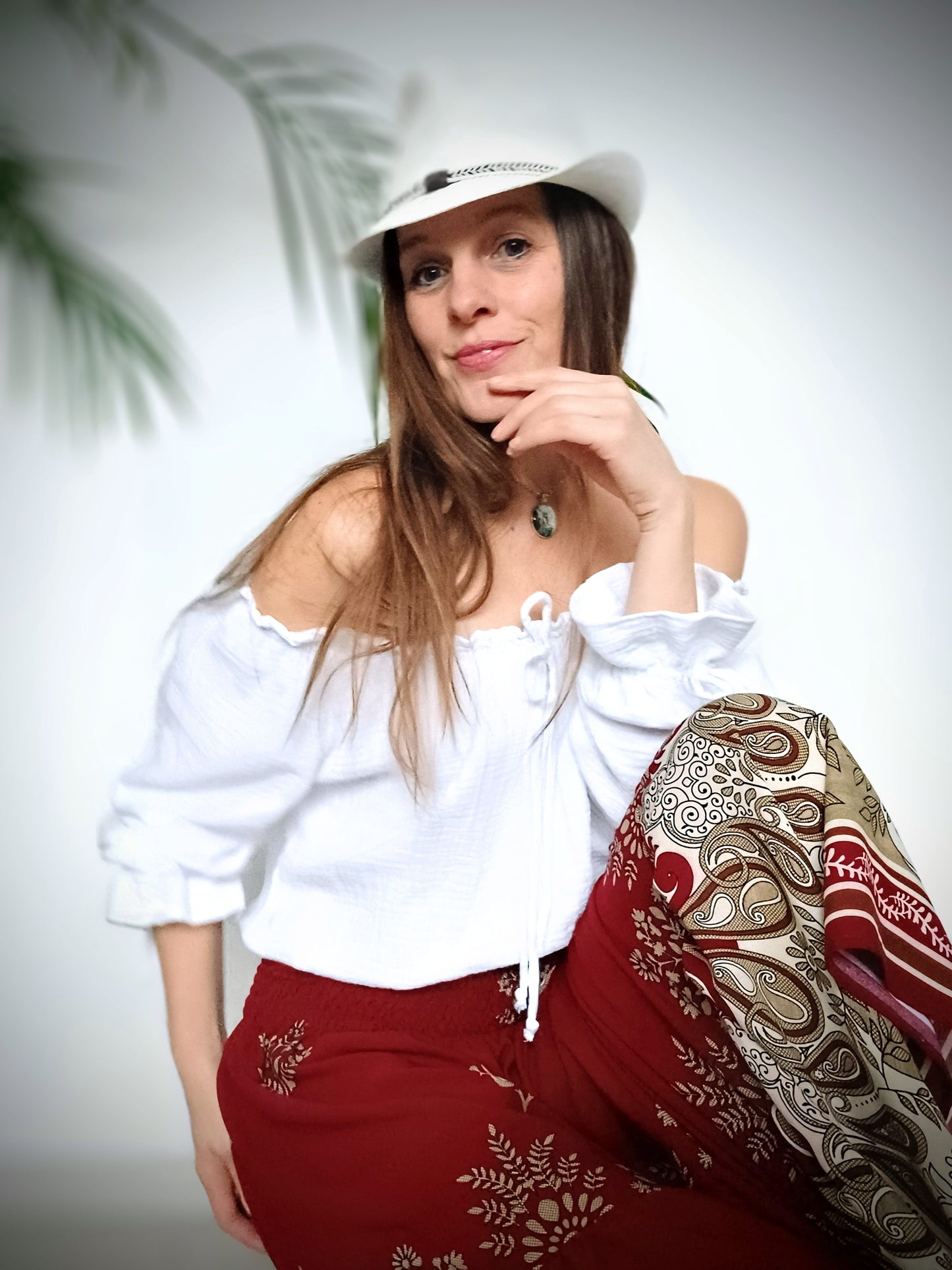 PŮVABNÁ ROMANTICKÁ BOHO HALENKA BÍLÁ MUŠELÍNOVÁ