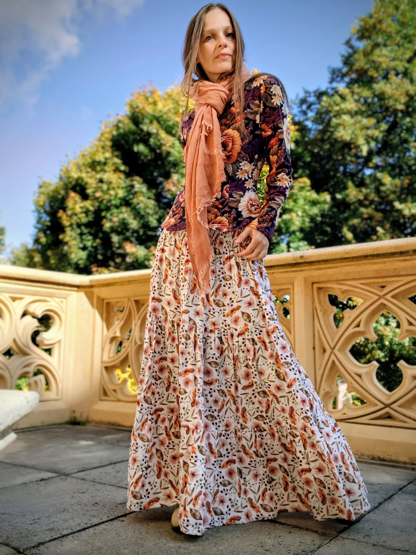 MAXI SUKNĚ KASKÁDOVITÁ BIO MUŠELÍN