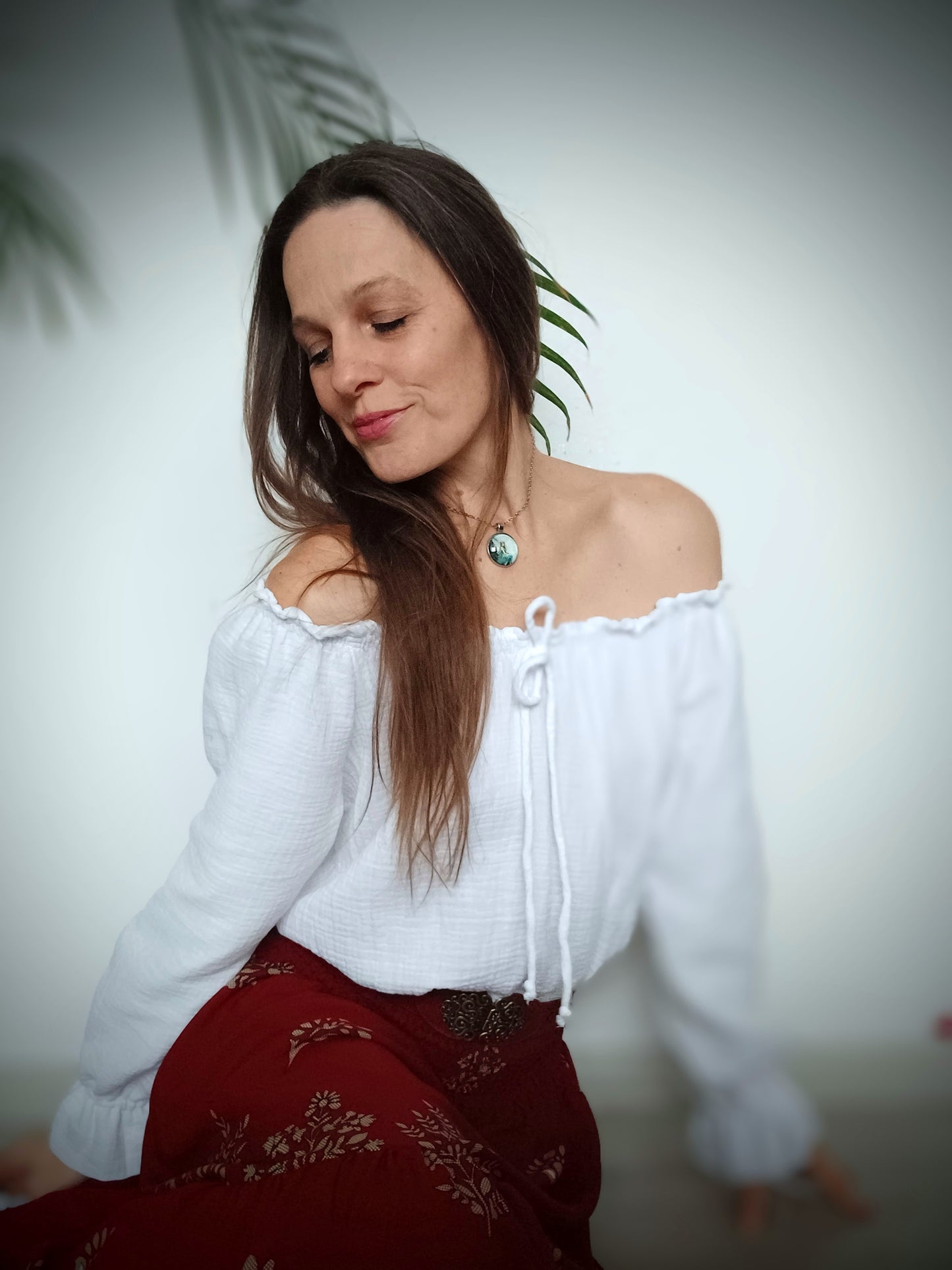 PŮVABNÁ ROMANTICKÁ BOHO HALENKA BÍLÁ MUŠELÍNOVÁ