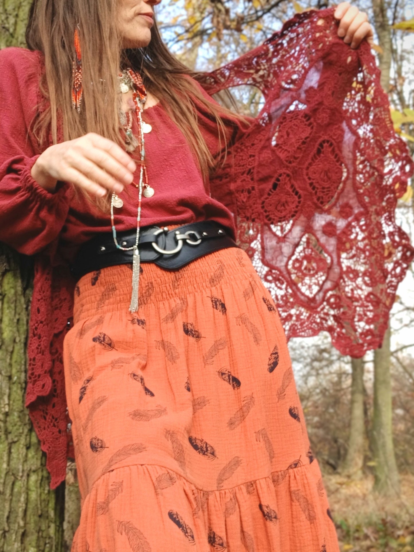 VESTA  V BOHO STYLU BORDO
