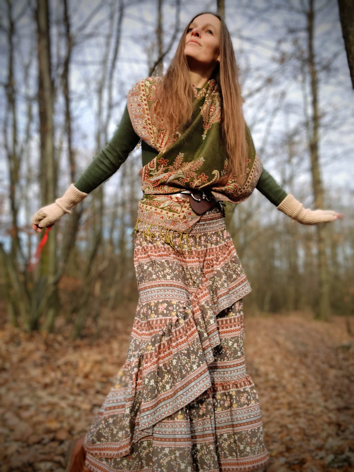 ASYMETRIC NÁDHERNÁ ZEMITÁ