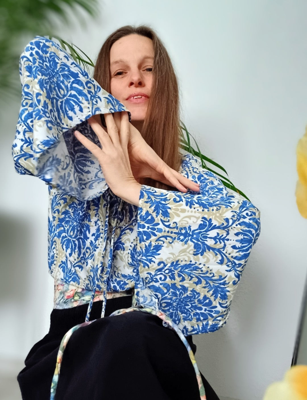 PŮVABNÁ HALENKA V BOHO STYLU V NADHERNÉ BLUE BARVĚ