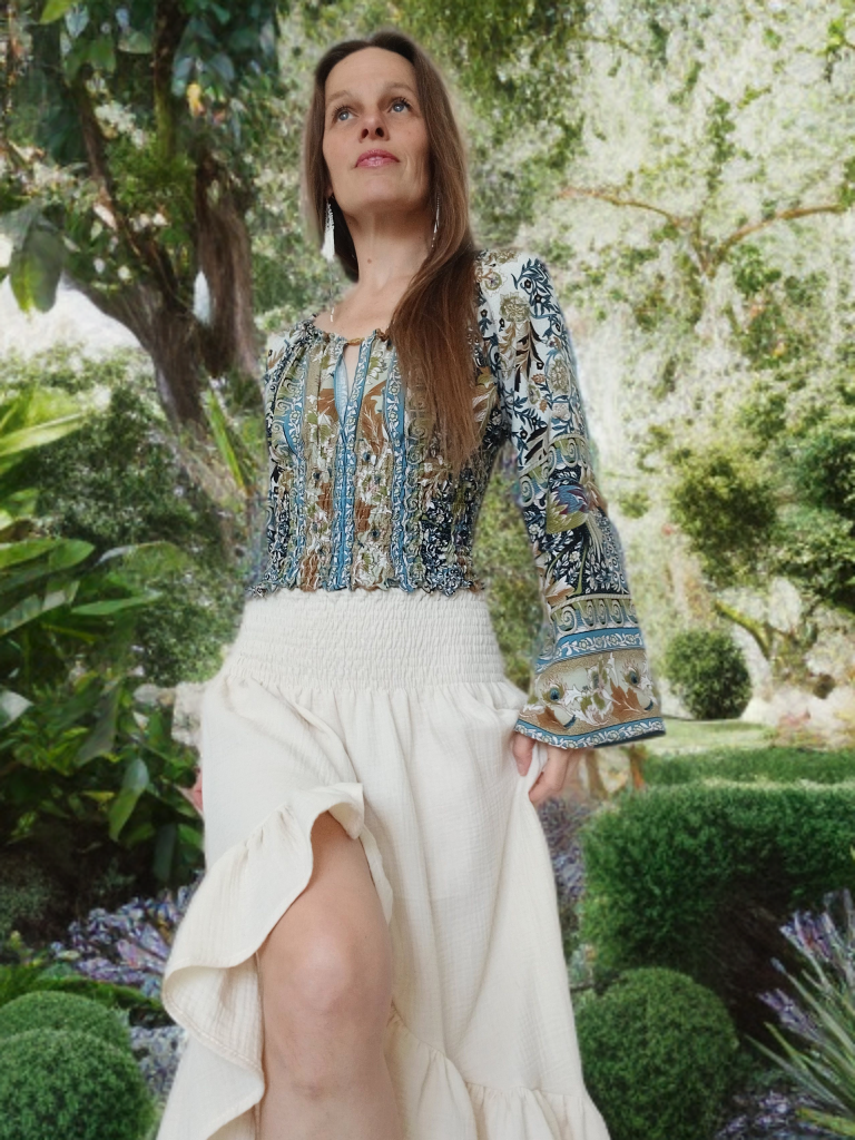 TOP/HALENKA V BOHO STYLU S BORDUROU NA RUKÁVECH