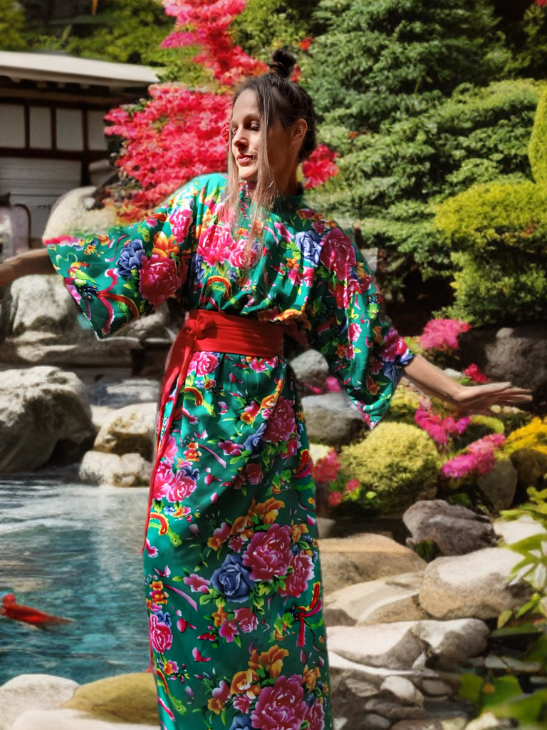 ŠATY KVĚTINOVÉ  V JAPONSKÉM STYLU