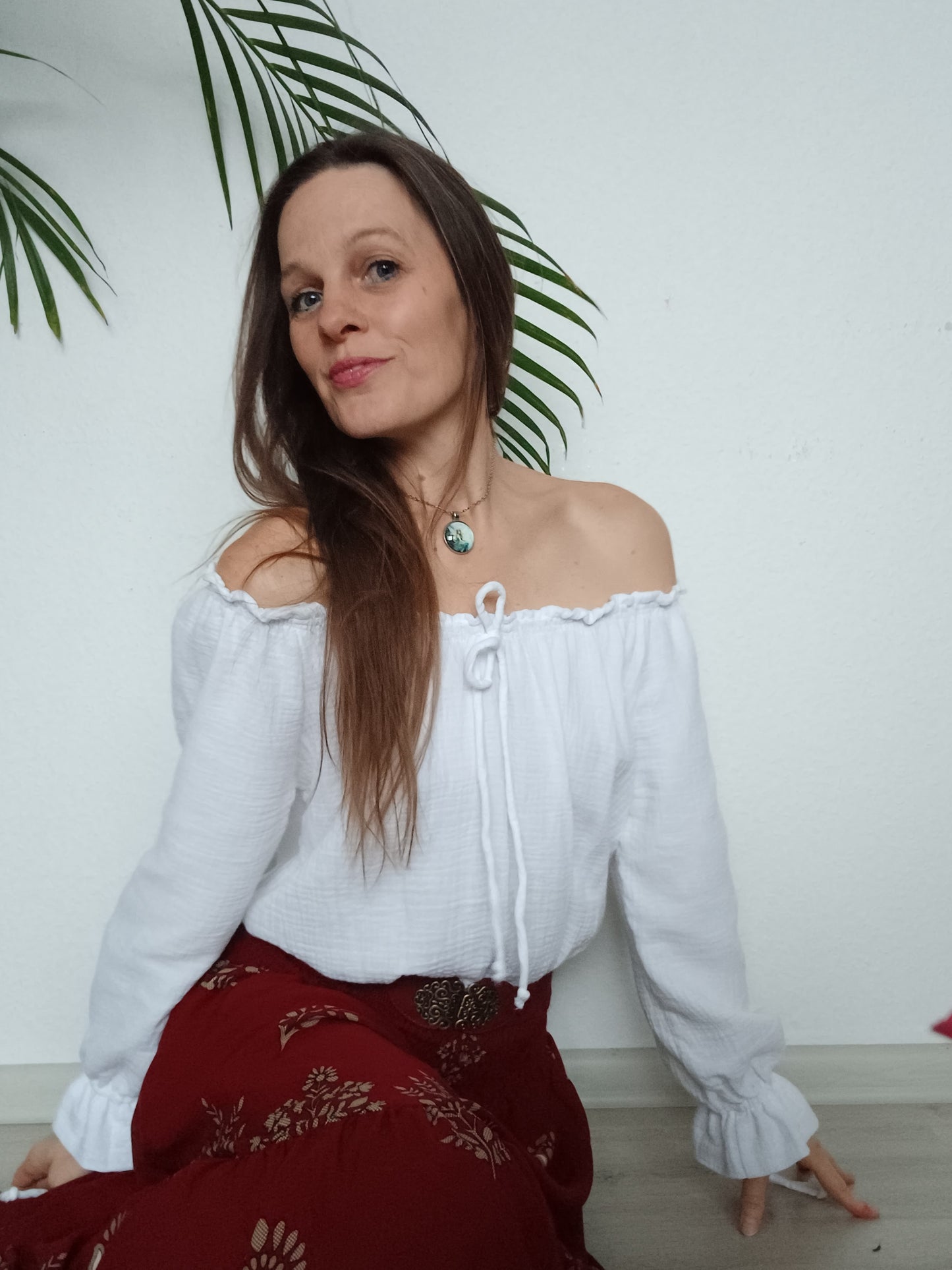 PŮVABNÁ ROMANTICKÁ BOHO HALENKA BÍLÁ MUŠELÍNOVÁ