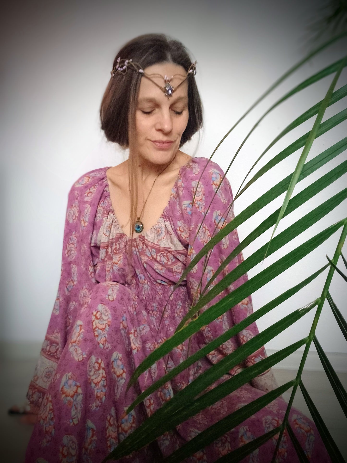 ÚCHVATNÉ BOHO ŠATIČKY S BORDUROU NA RUKÁVECH A V DÉLCE