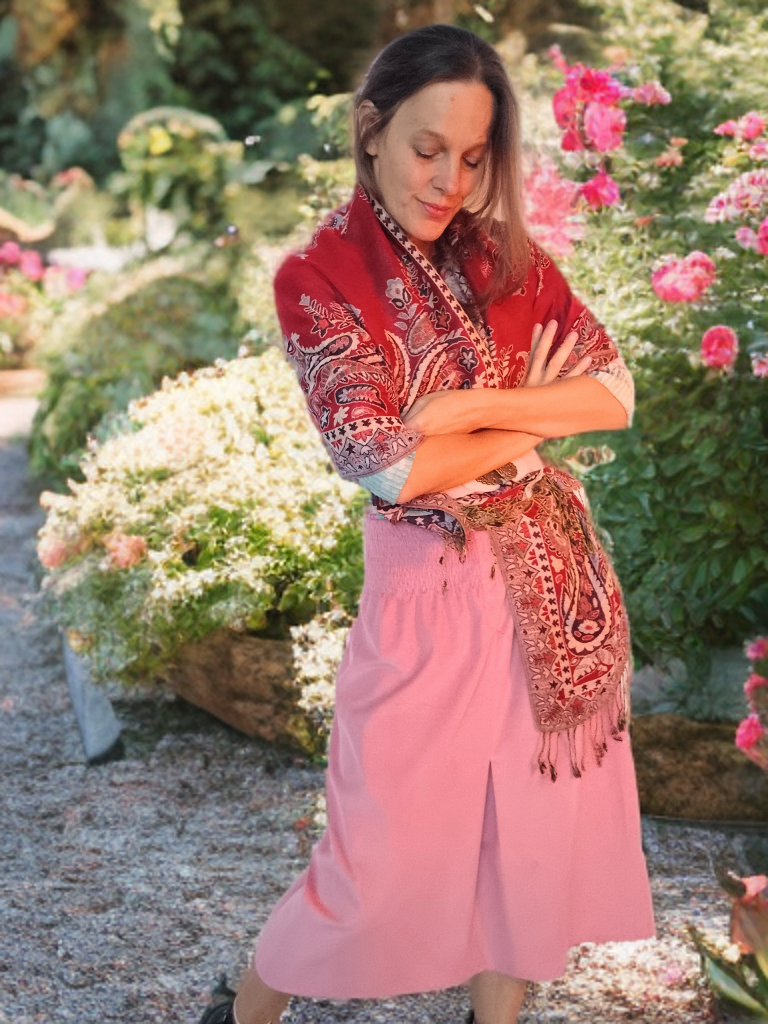 SUKÝNKÁ Z MĚKKÉHO JEMNÉHO MANŠESTRU OLD ROSES