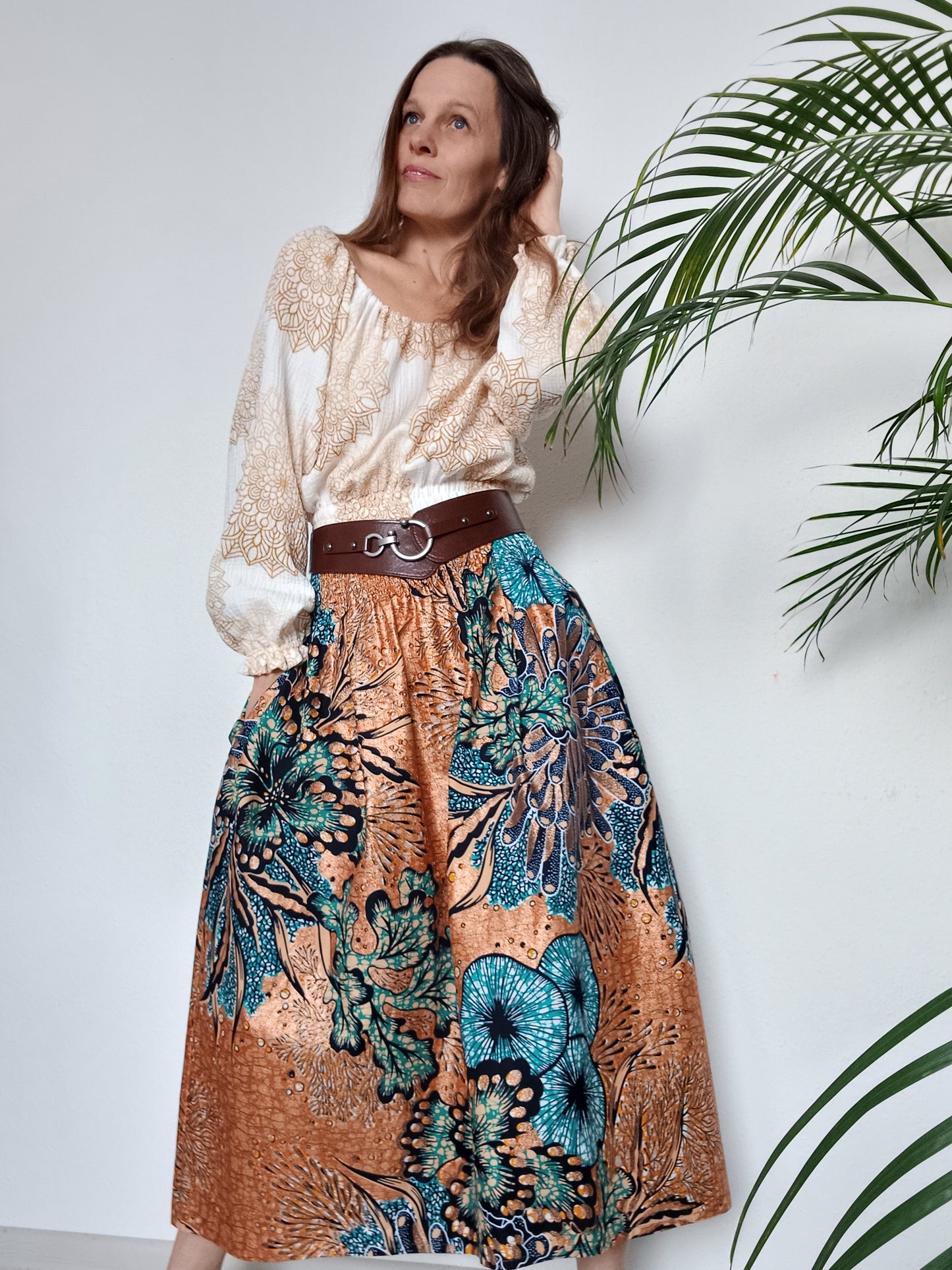 MĚDĚNÁ NÁDHERNÁ EXLUSÍVNÍ SUKNĚ S KAPSAMI