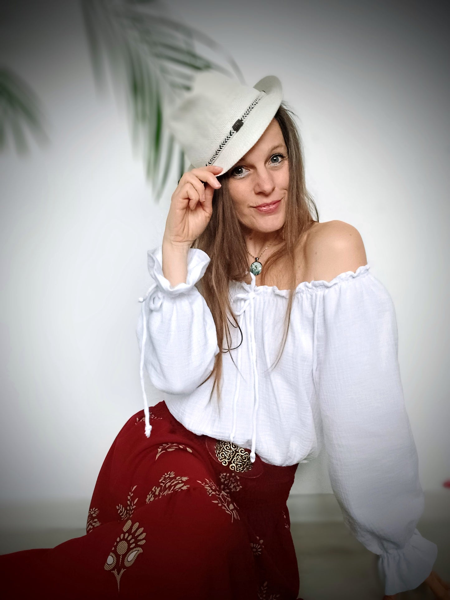 PŮVABNÁ ROMANTICKÁ BOHO HALENKA BÍLÁ MUŠELÍNOVÁ