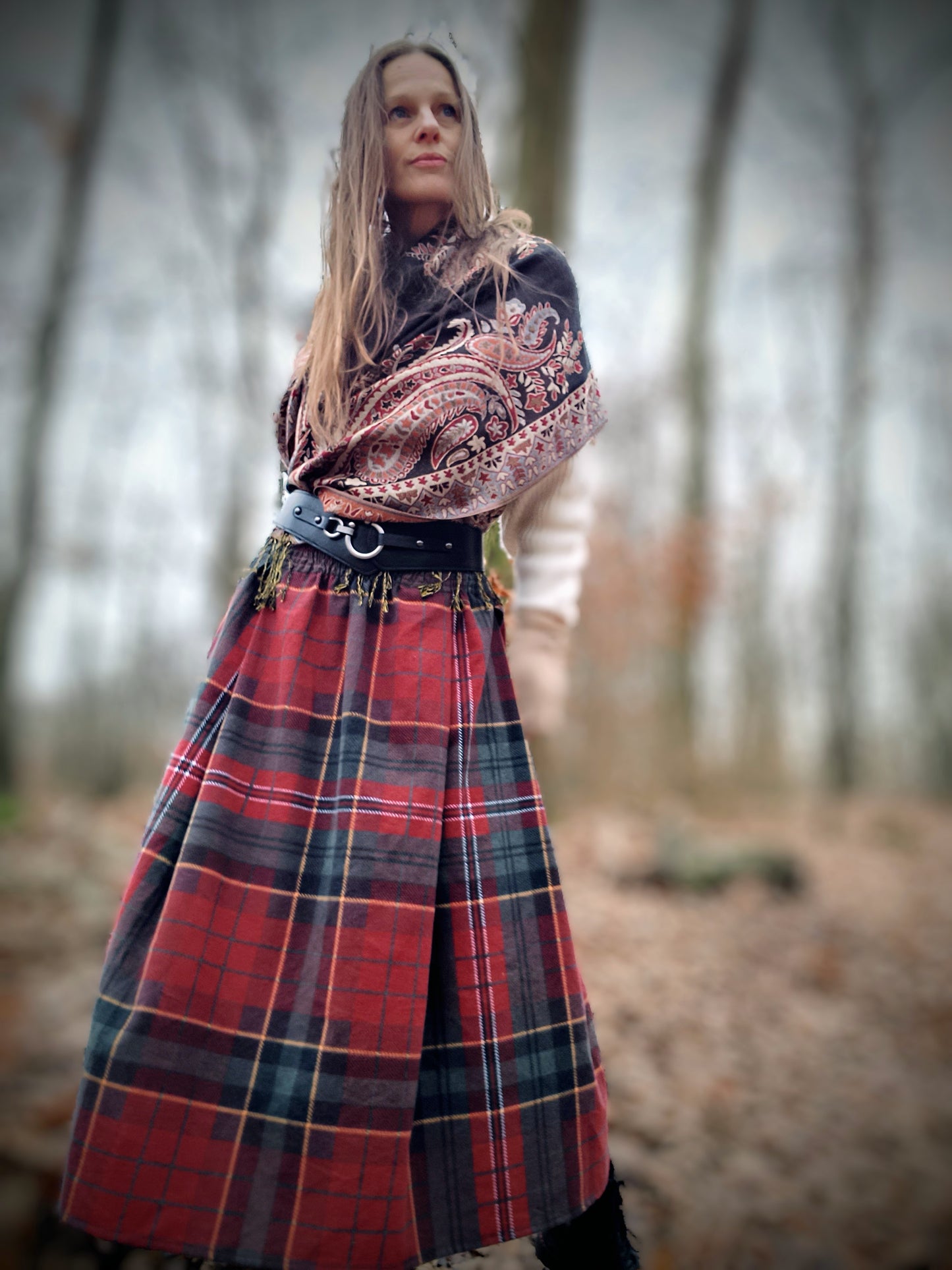 OUTLANDER SUKNĚ ČERVENO ZELENÁ