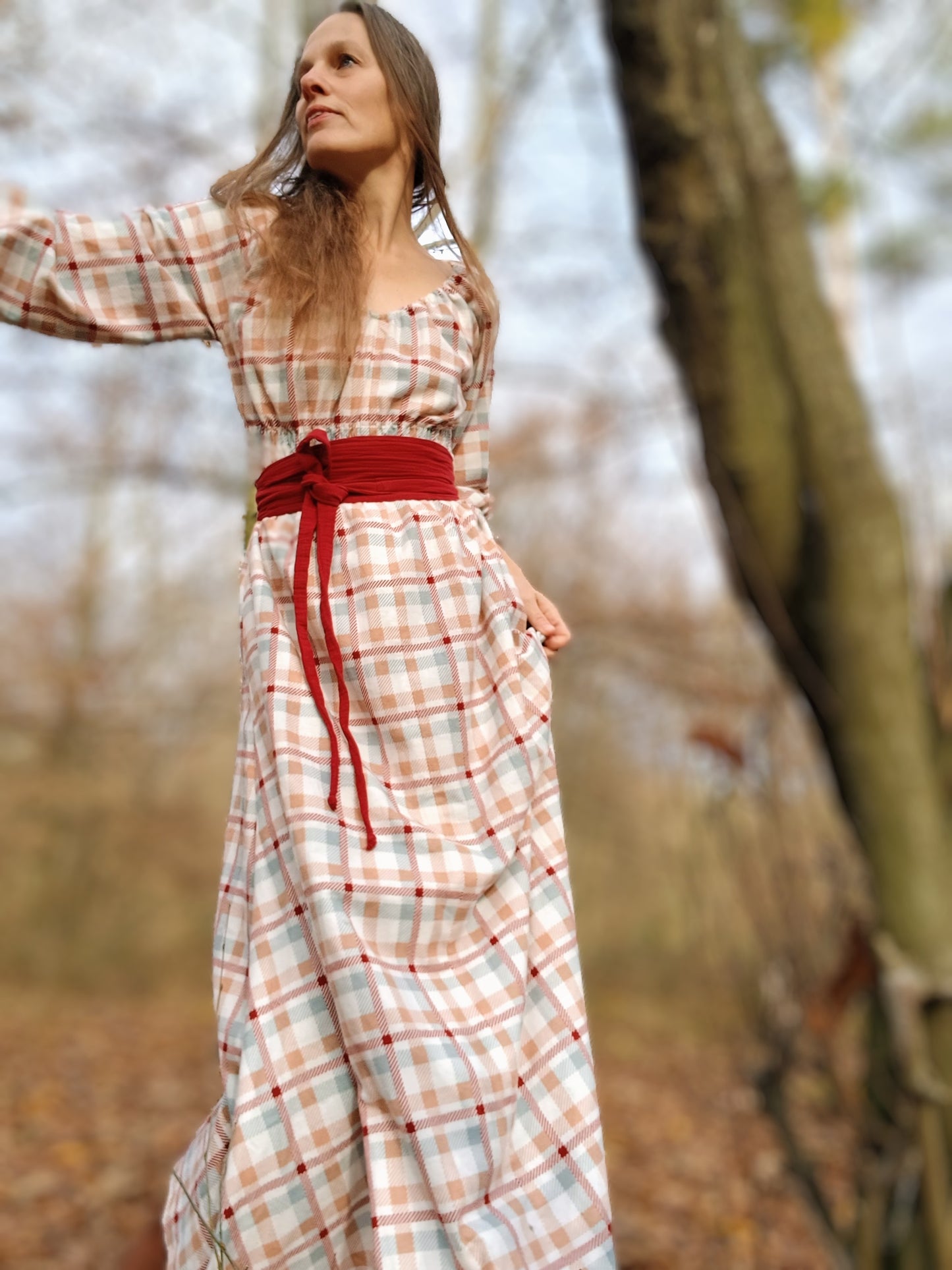 EXLUSÍVNÍ OUTLANDER ŠATY