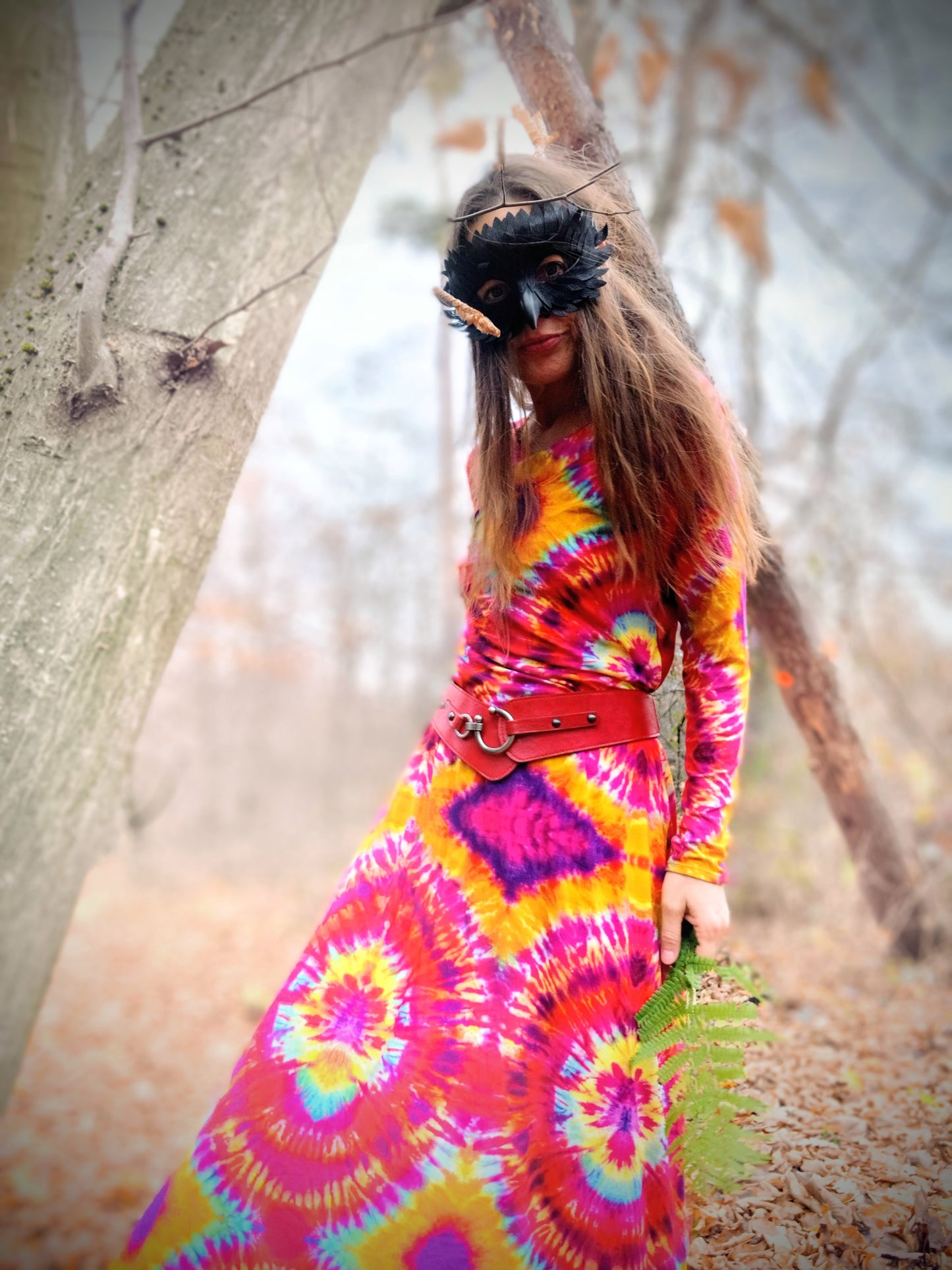 ÚCHVATNÉ  DIVOKÉ MAXI ŠATY BATIKA S OPASKEM