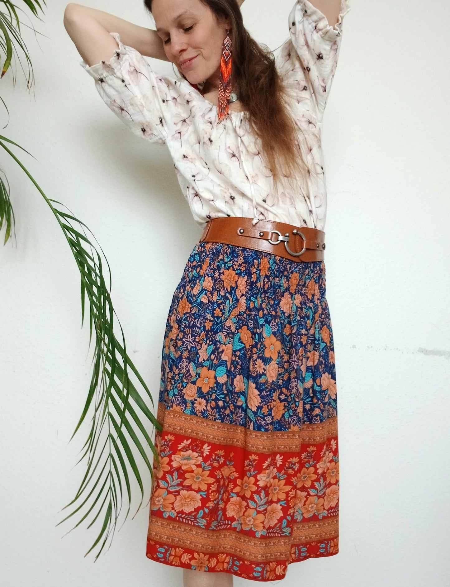 SUKÝNKA KRATŠI S BORDURKOU