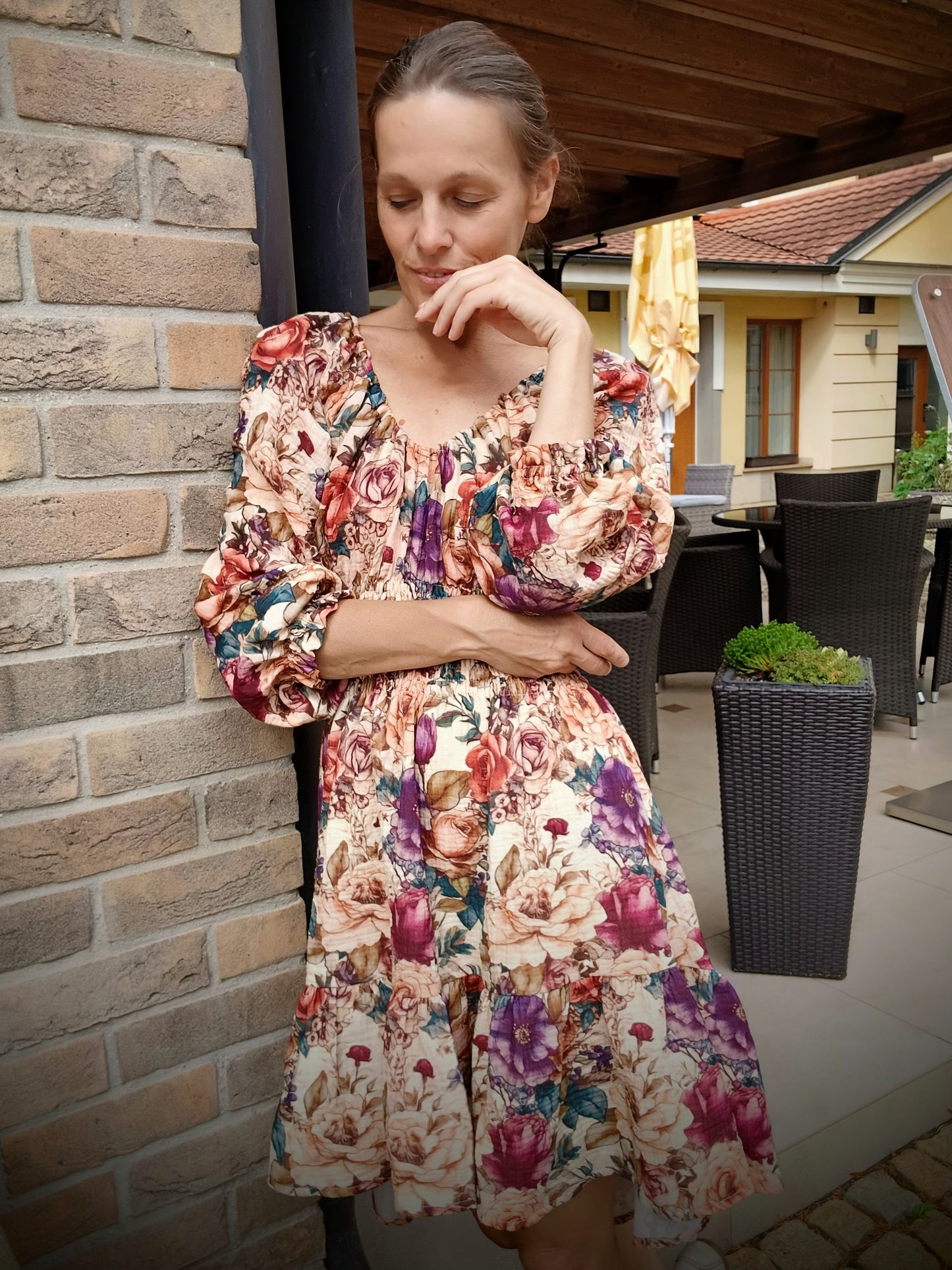 ŠATY VE STYLU VINTAGE KVĚTY