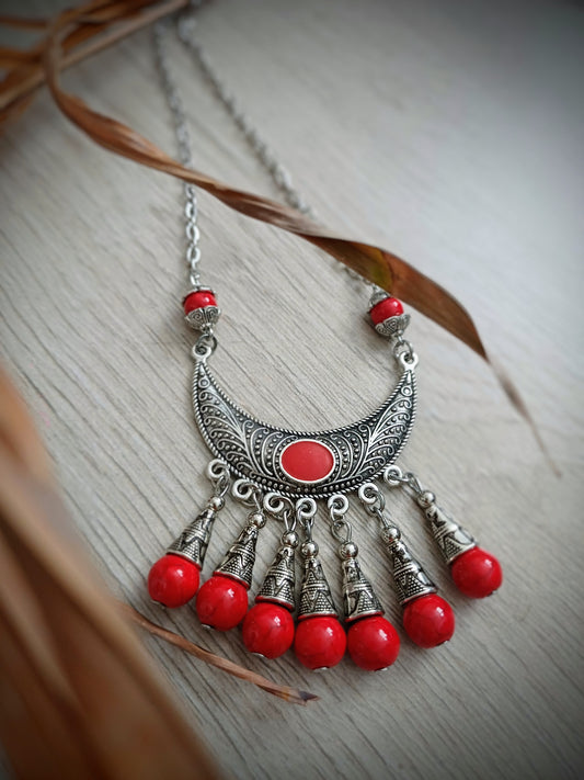 BOHO NÁHRDELNÍK ČERVENÝ