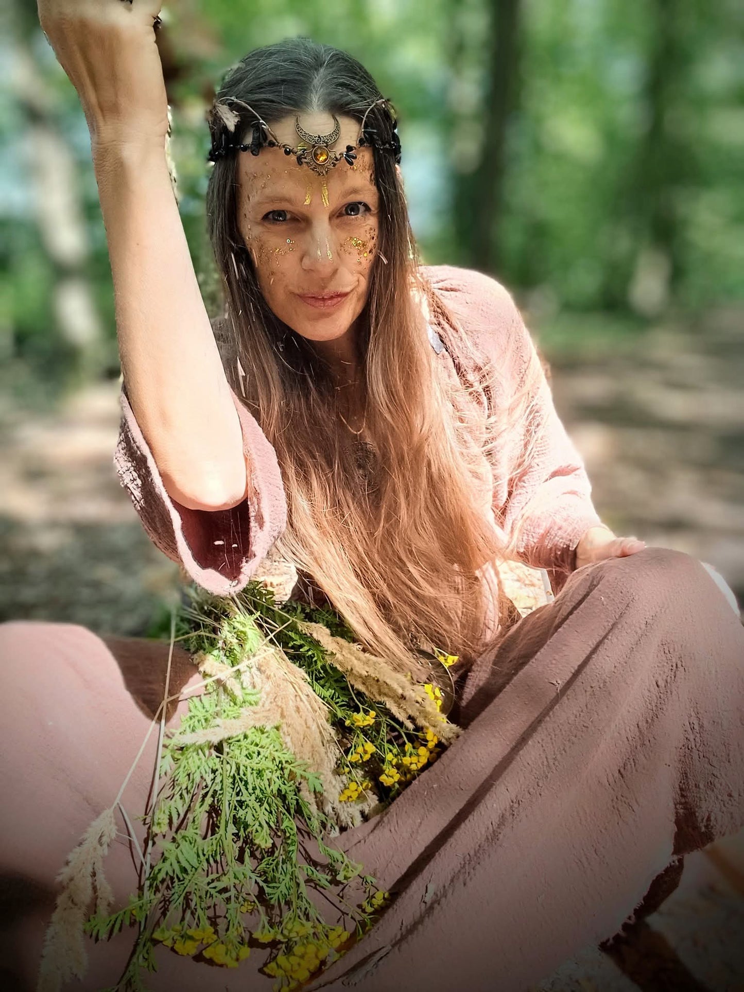 ZEMITÉ ŠATY SÍLA MATKY ZEMĚ