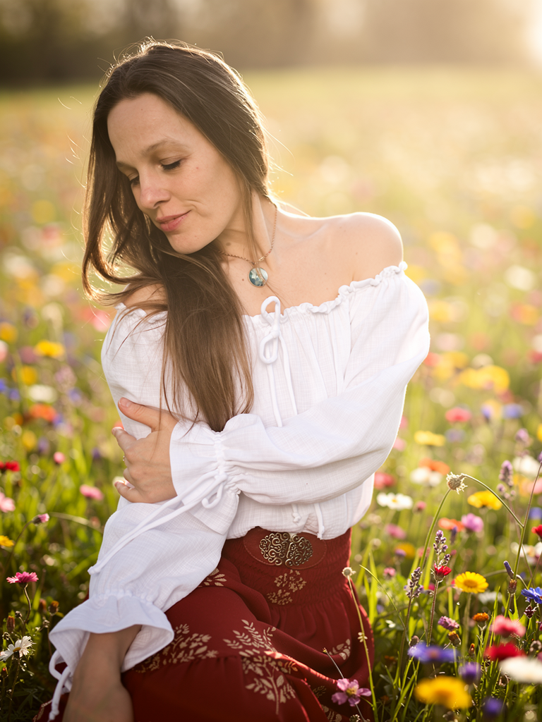 PŮVABNÁ ROMANTICKÁ BOHO HALENKA BÍLÁ MUŠELÍNOVÁ