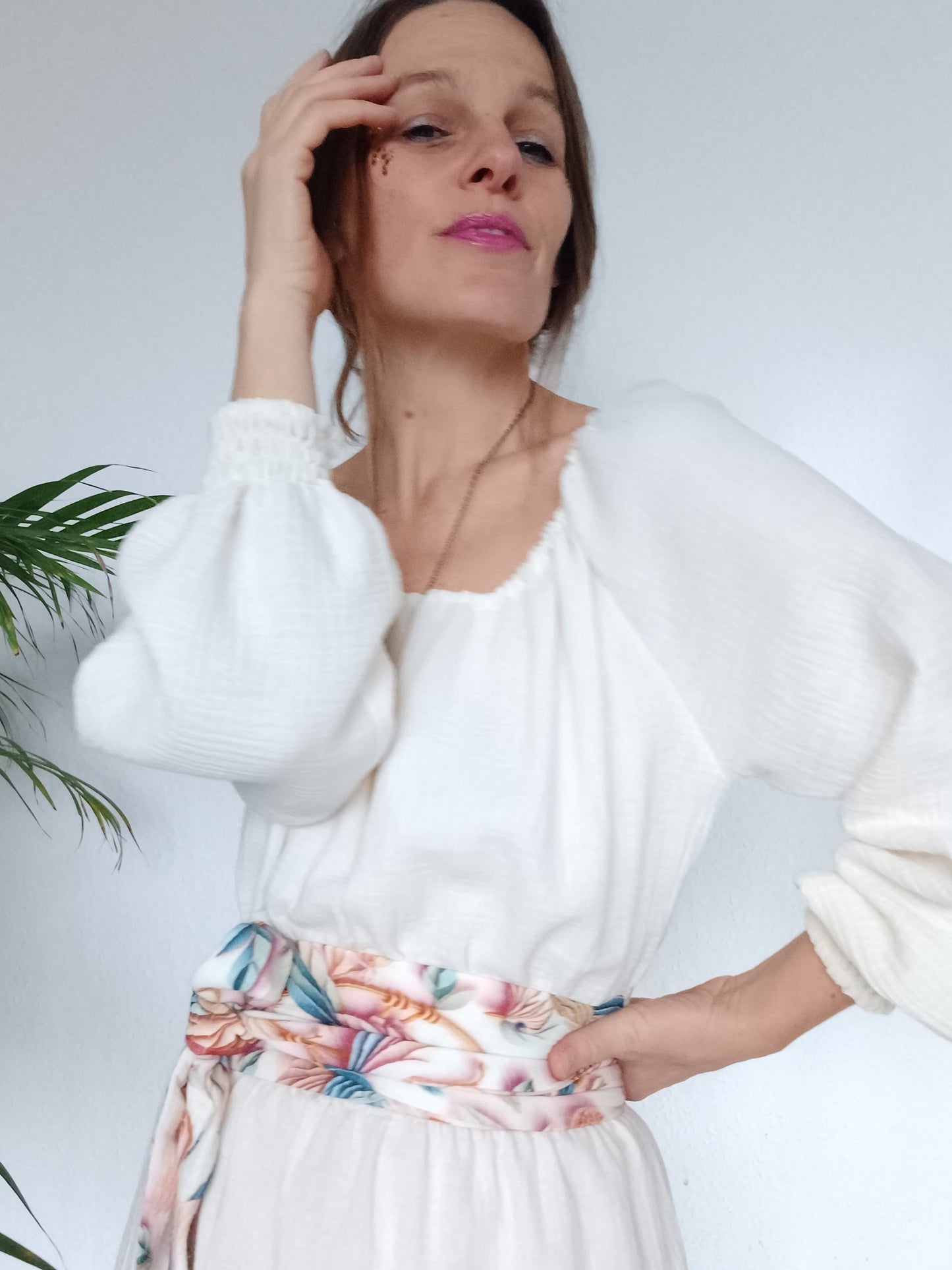 ÚCHVATNÉ NĚŽNÉ ŠATIČKY MUŠELÍNOVÉ CREMA