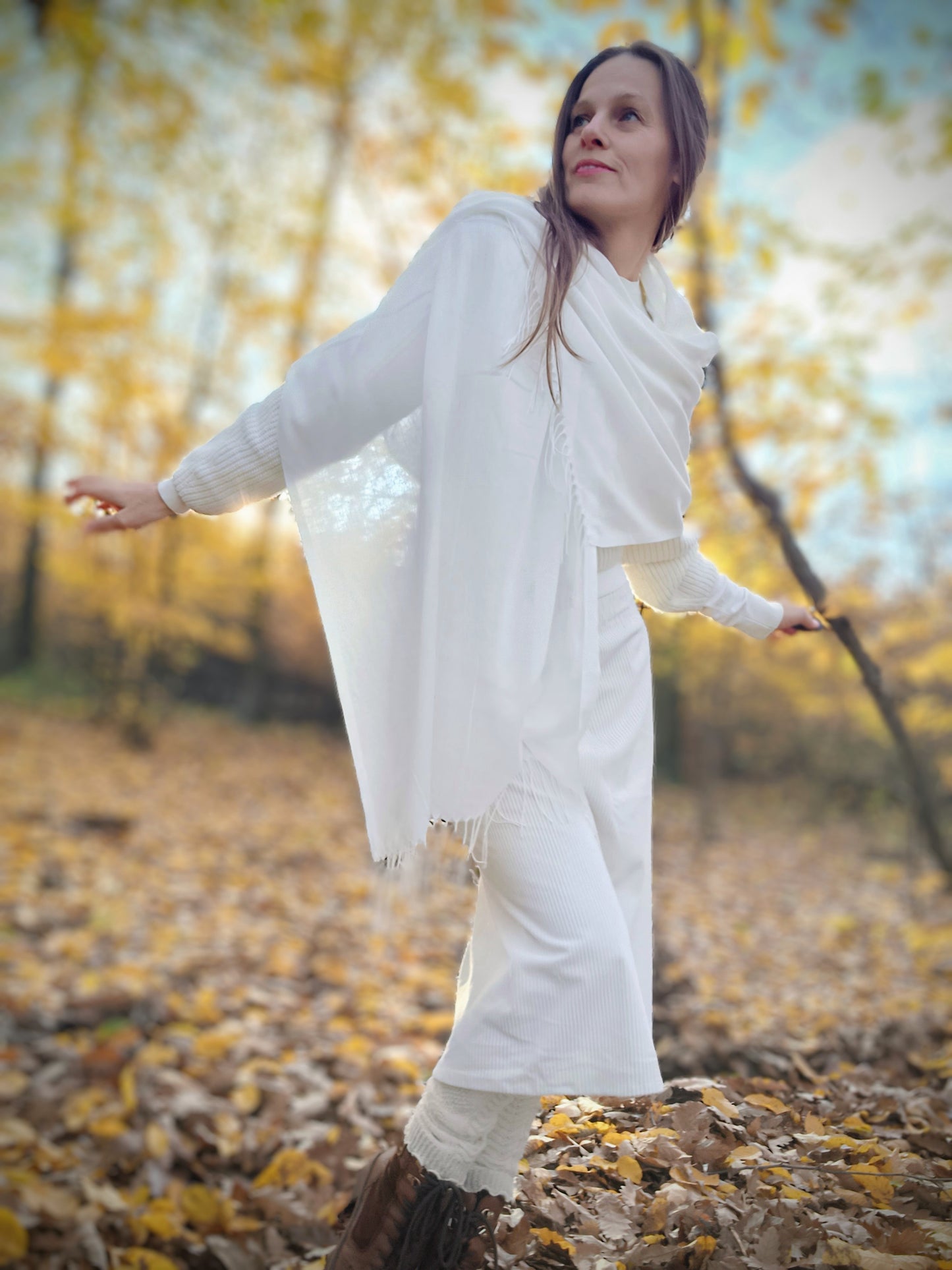 MANŠESTROVÁ SUKNĚ BARVA SMETANOVÁ