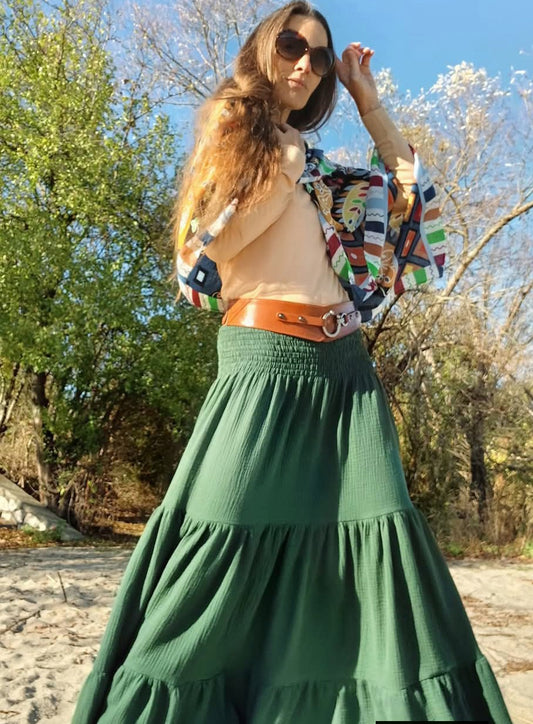 MUŠELÍNOVÁ KASKÁDOVITÁ SUKNĚ LESNÍ ZELENÁ