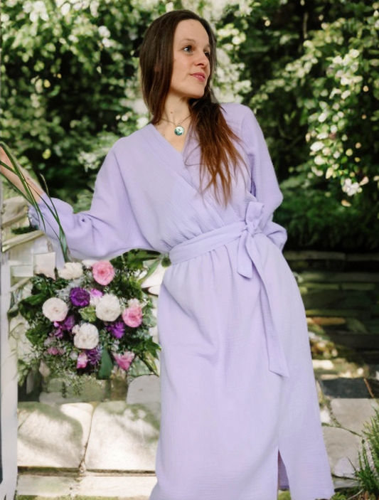 PŮVABNÉ MUŠELÍNOVÉ ŠATY LAVENDER