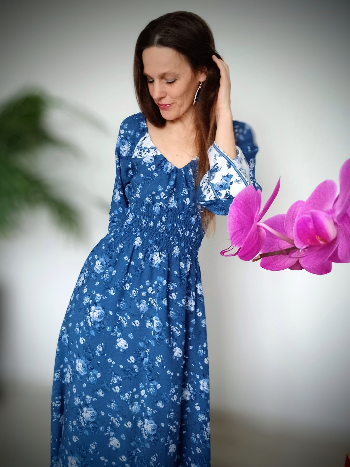 ÚCHVATNÉ BLUE ŠATY KVĚTINOVÉ S BORDUROU