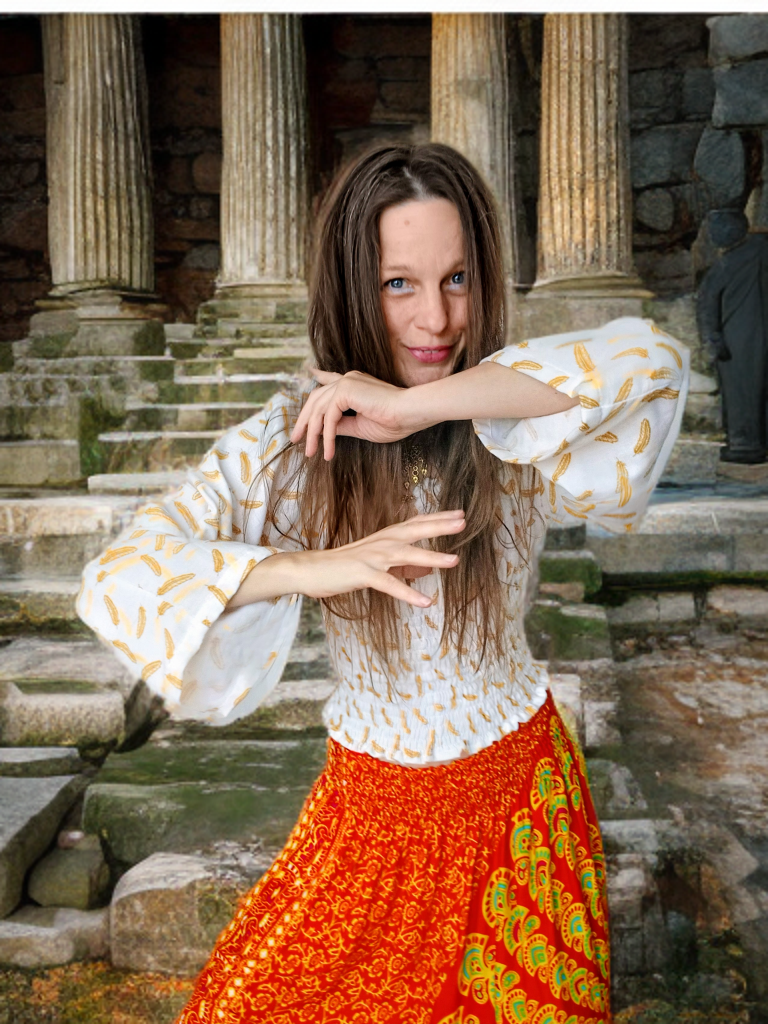 PŮVABNÁ HALENKA /TOP Z KOLEKCE ANTIC