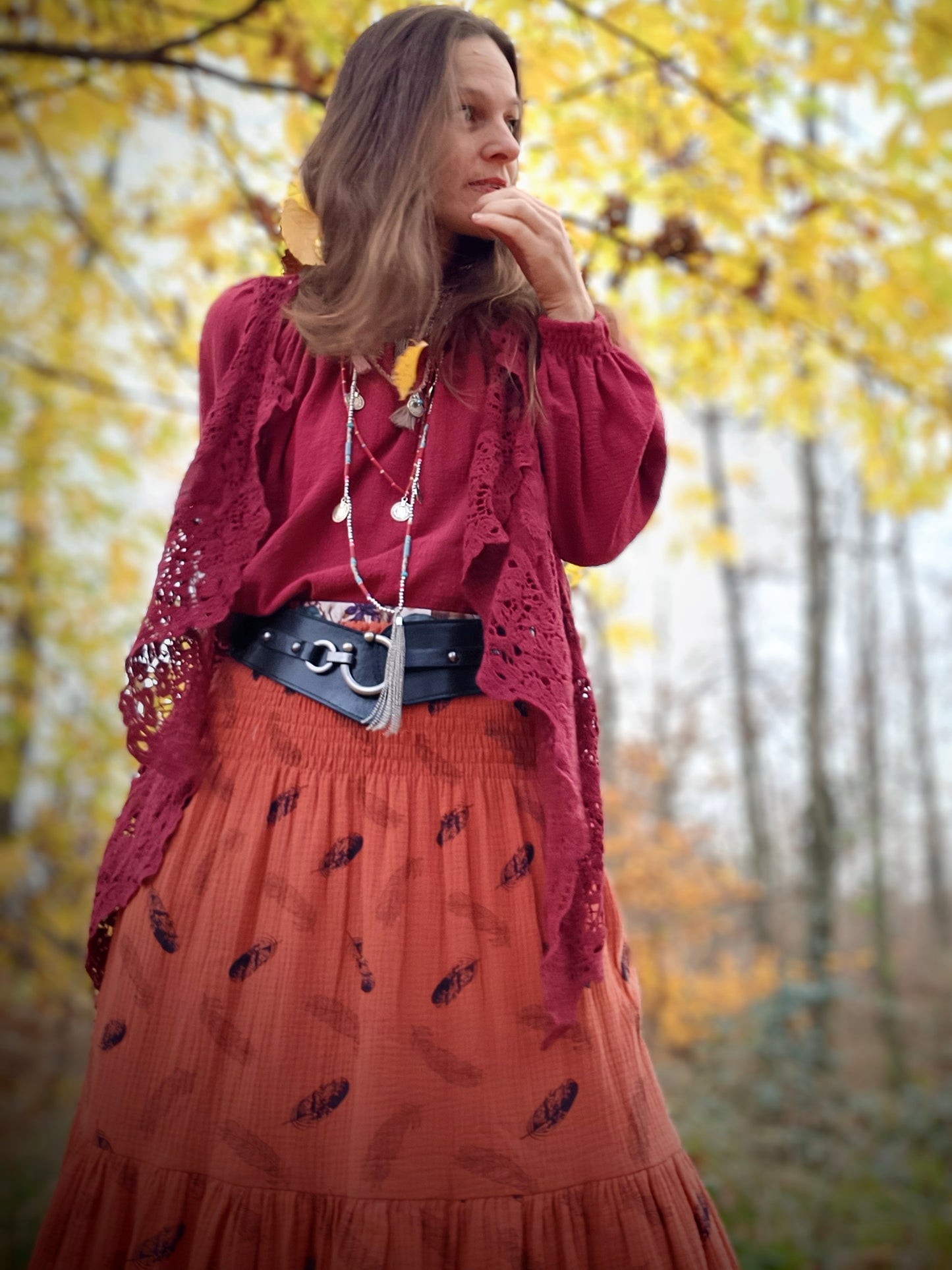 VESTA  V BOHO STYLU BORDO