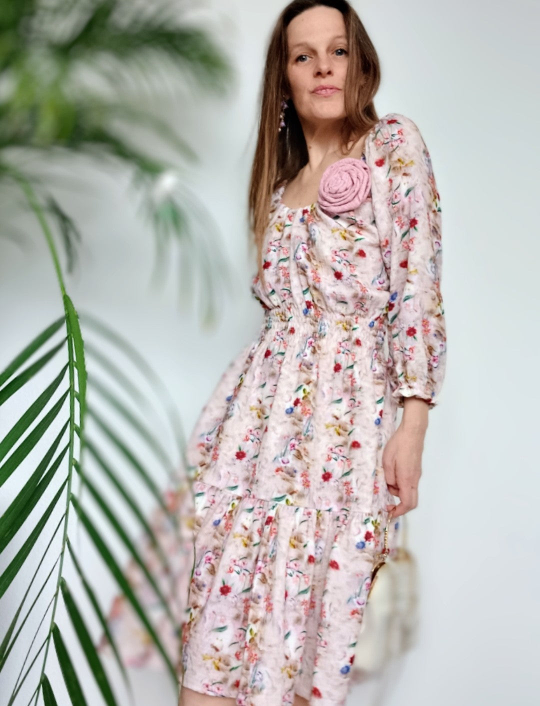 PŮVABNÉ NĚŽNÉ KRATŠÍ ŠATIČKY S VOLÁNKEM