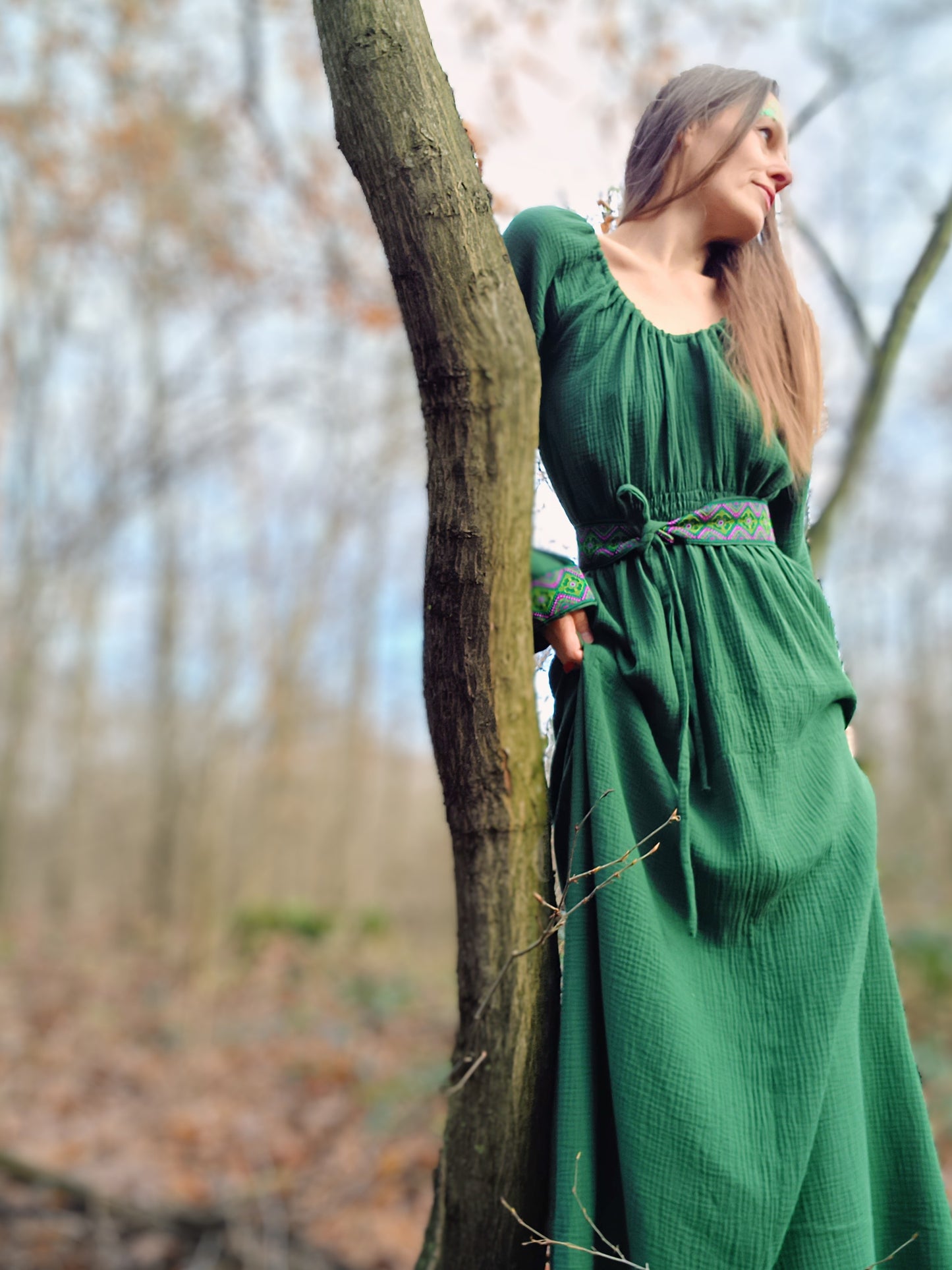 MAGIC GREEN FOREST -S BORDUROU NA RUKÁVECH A S OPASKEM