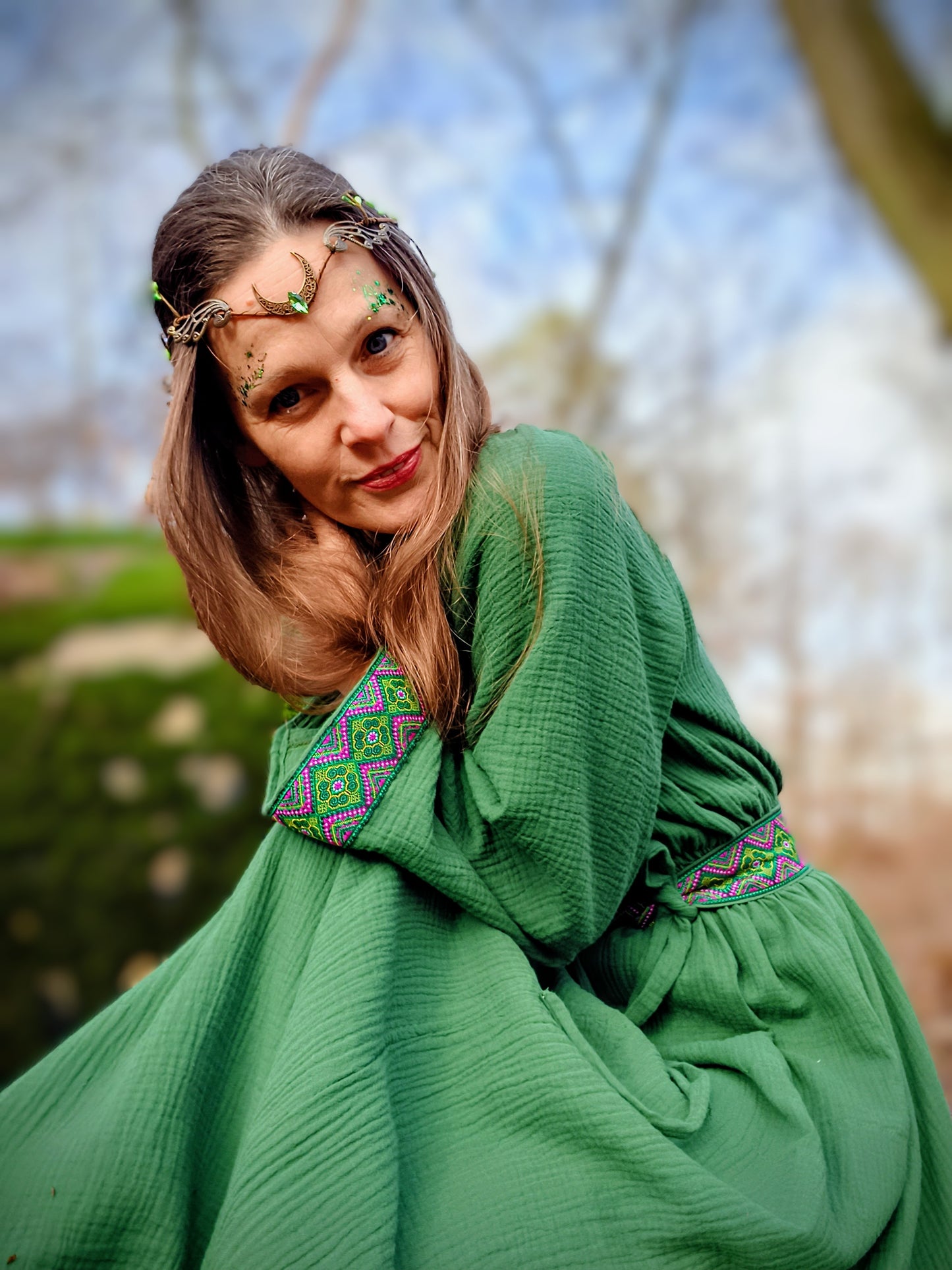 MAGIC GREEN FOREST -S BORDUROU NA RUKÁVECH A S OPASKEM