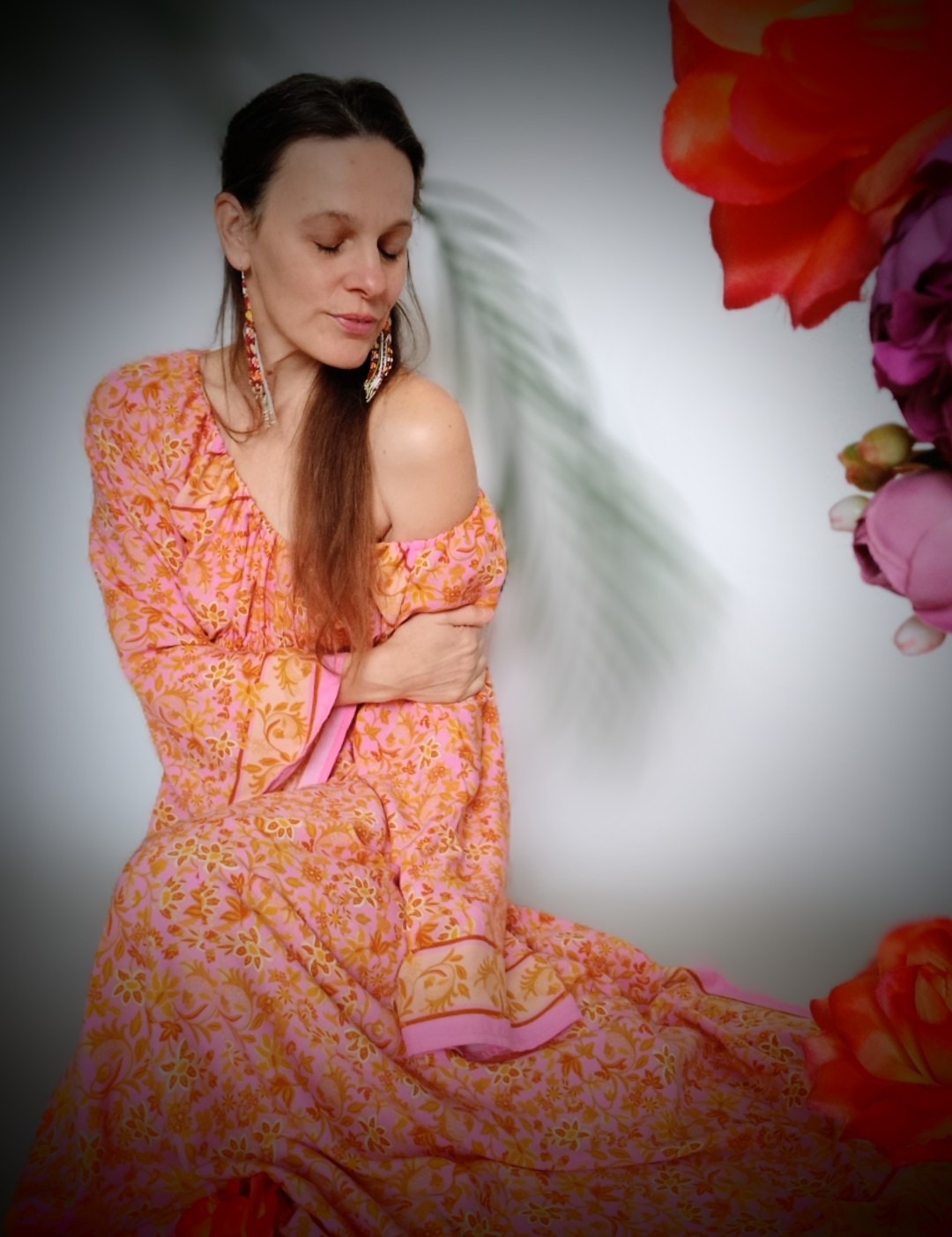 ÚCHVATNÉ BOHO ŠATIČKY SE ZLATAVÝM TISKEM