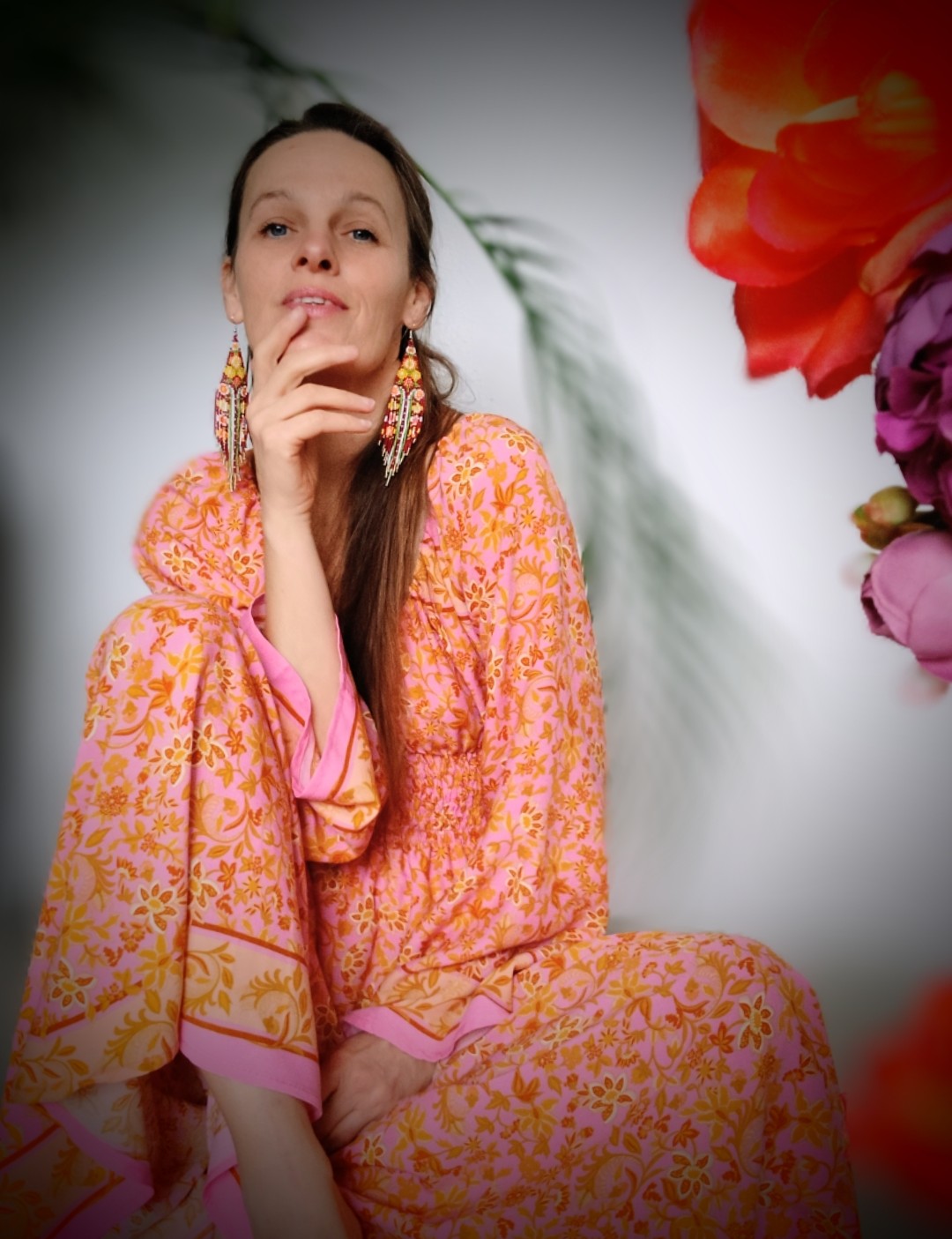 ÚCHVATNÉ BOHO ŠATIČKY SE ZLATAVÝM TISKEM