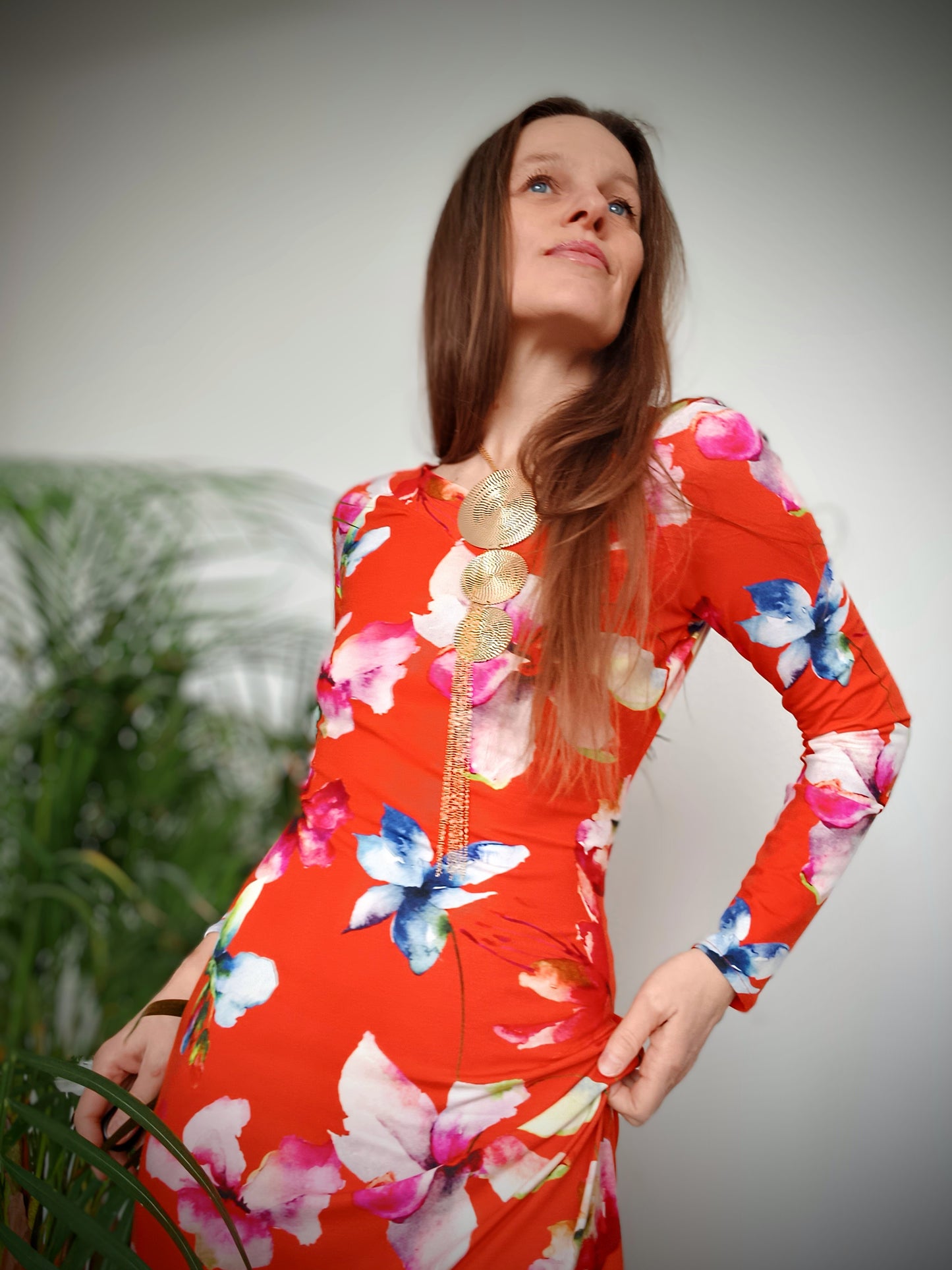 PŮVABNÉ UPLETOVÉ ŠATY KVĚTY AKVARELOVÉ