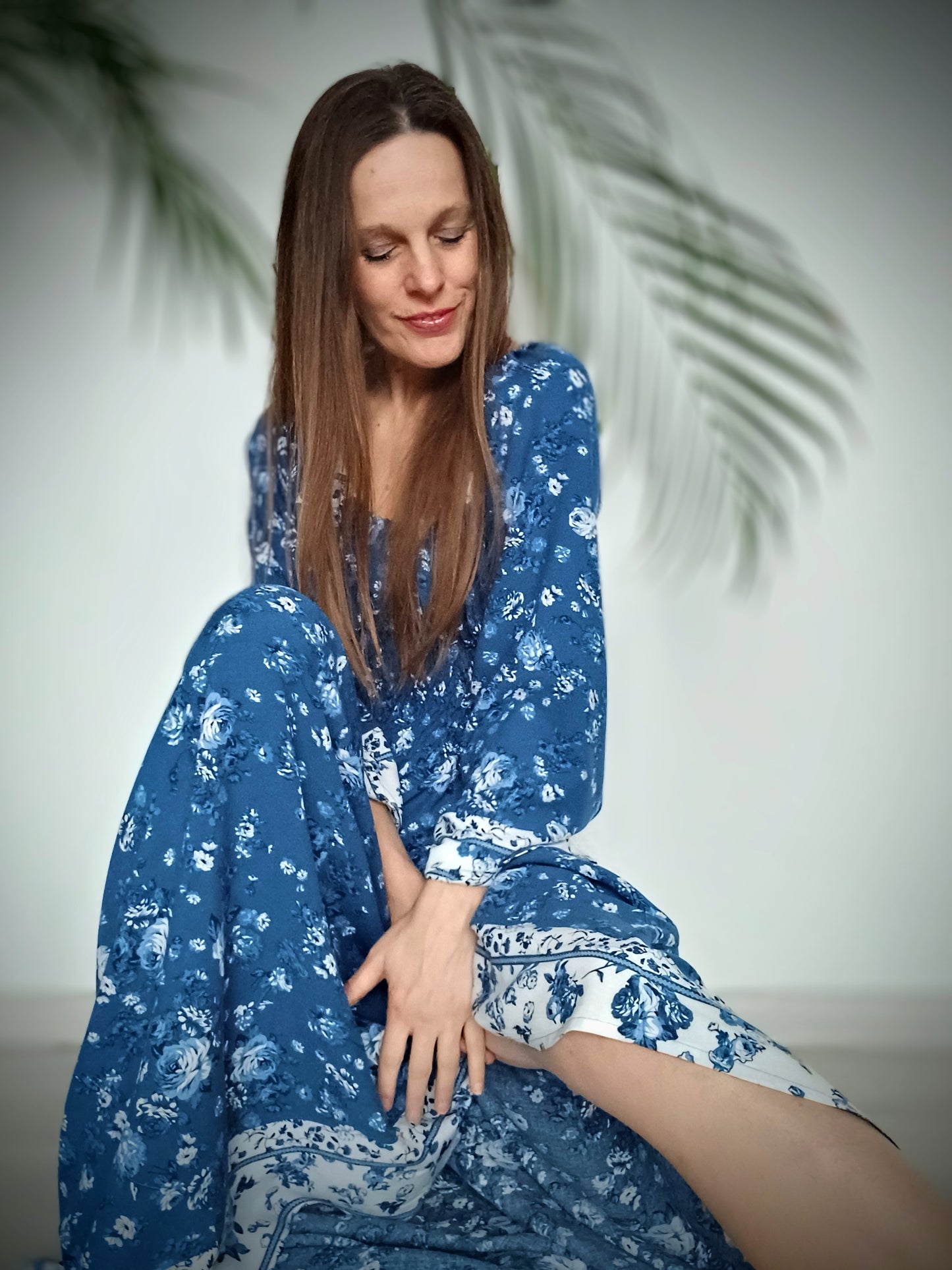 ÚCHVATNÉ BLUE ŠATY KVĚTINOVÉ S BORDUROU