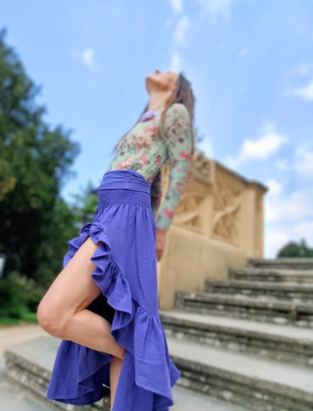 SEXY SUKÝNKA S VYSOKÝM ROZPARKEM FIALOVÁ