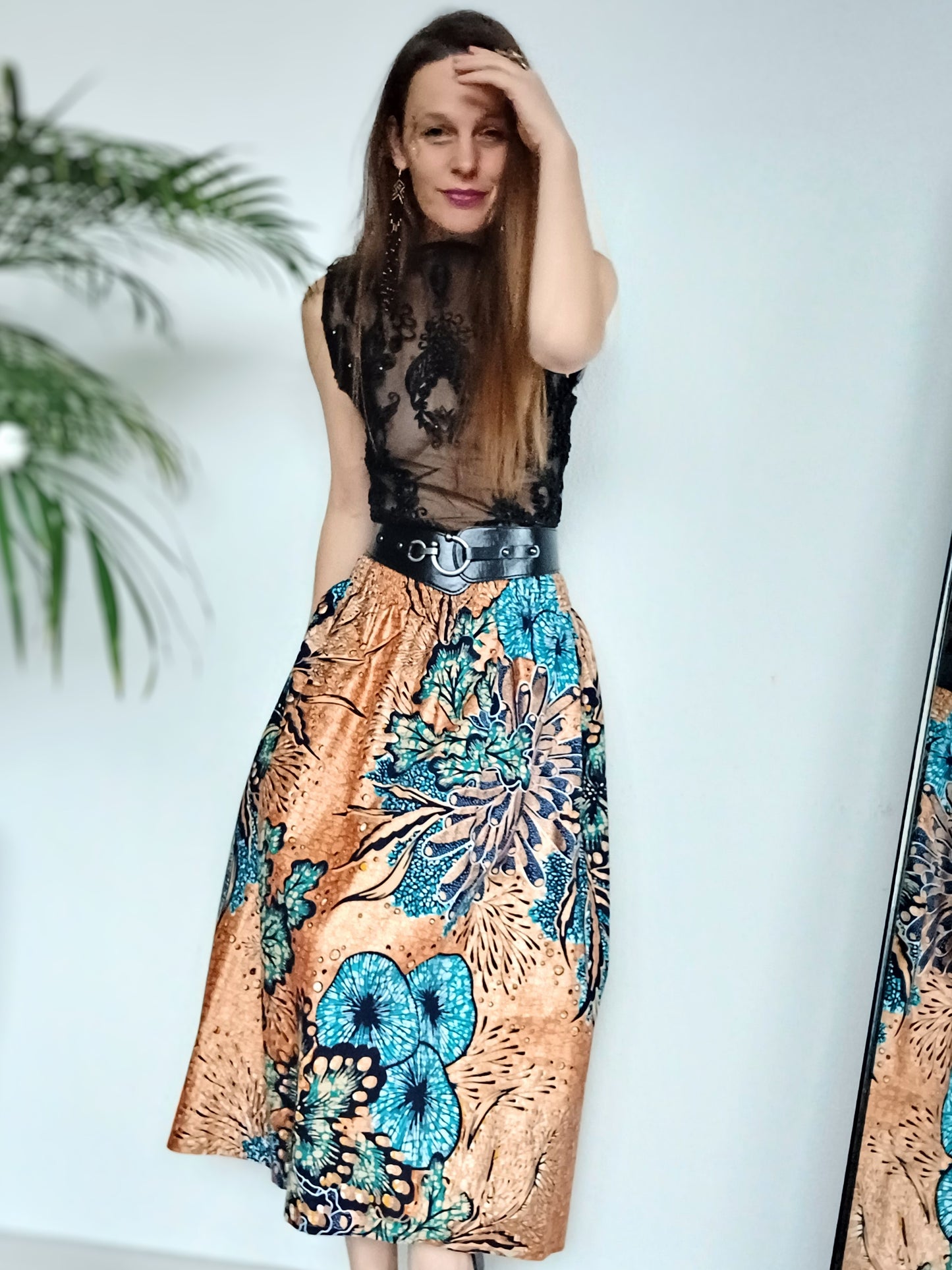 MĚDĚNÁ NÁDHERNÁ EXLUSÍVNÍ SUKNĚ S KAPSAMI