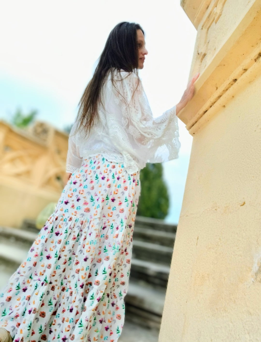 PŮVABNÁ MAXI SUKÝNKA JEMNÉ KVÍTEČKY