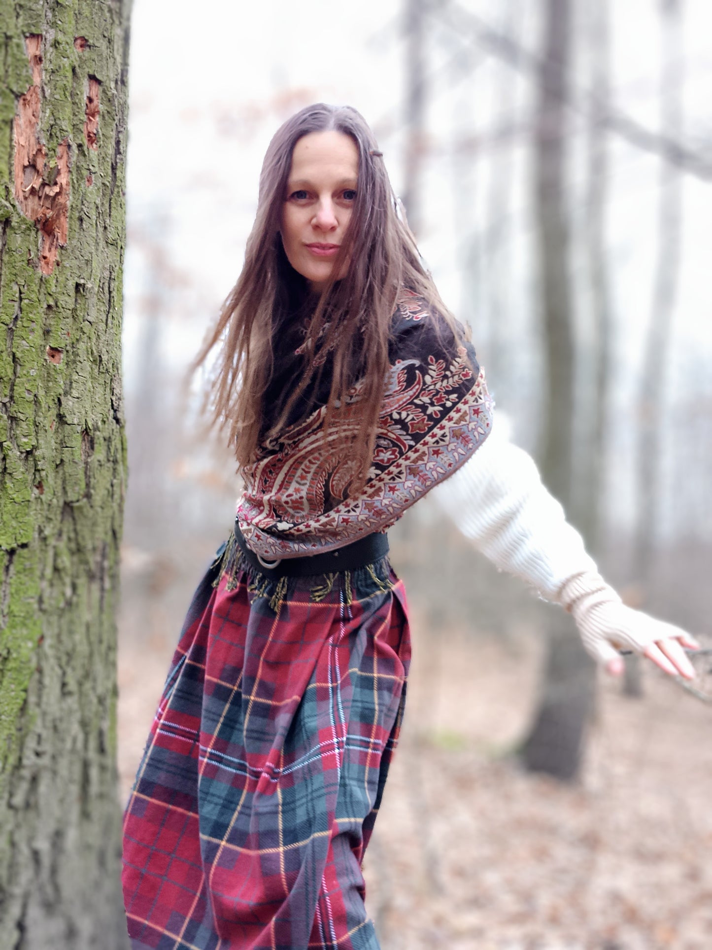 OUTLANDER SUKNĚ ČERVENO ZELENÁ