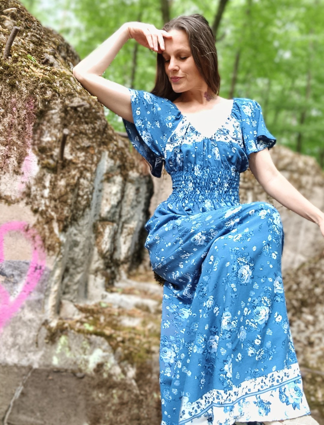 BOHO BLUE MAXI ŠATY S PŘEKRASNÝM DESIGNEM A  BORDUROU