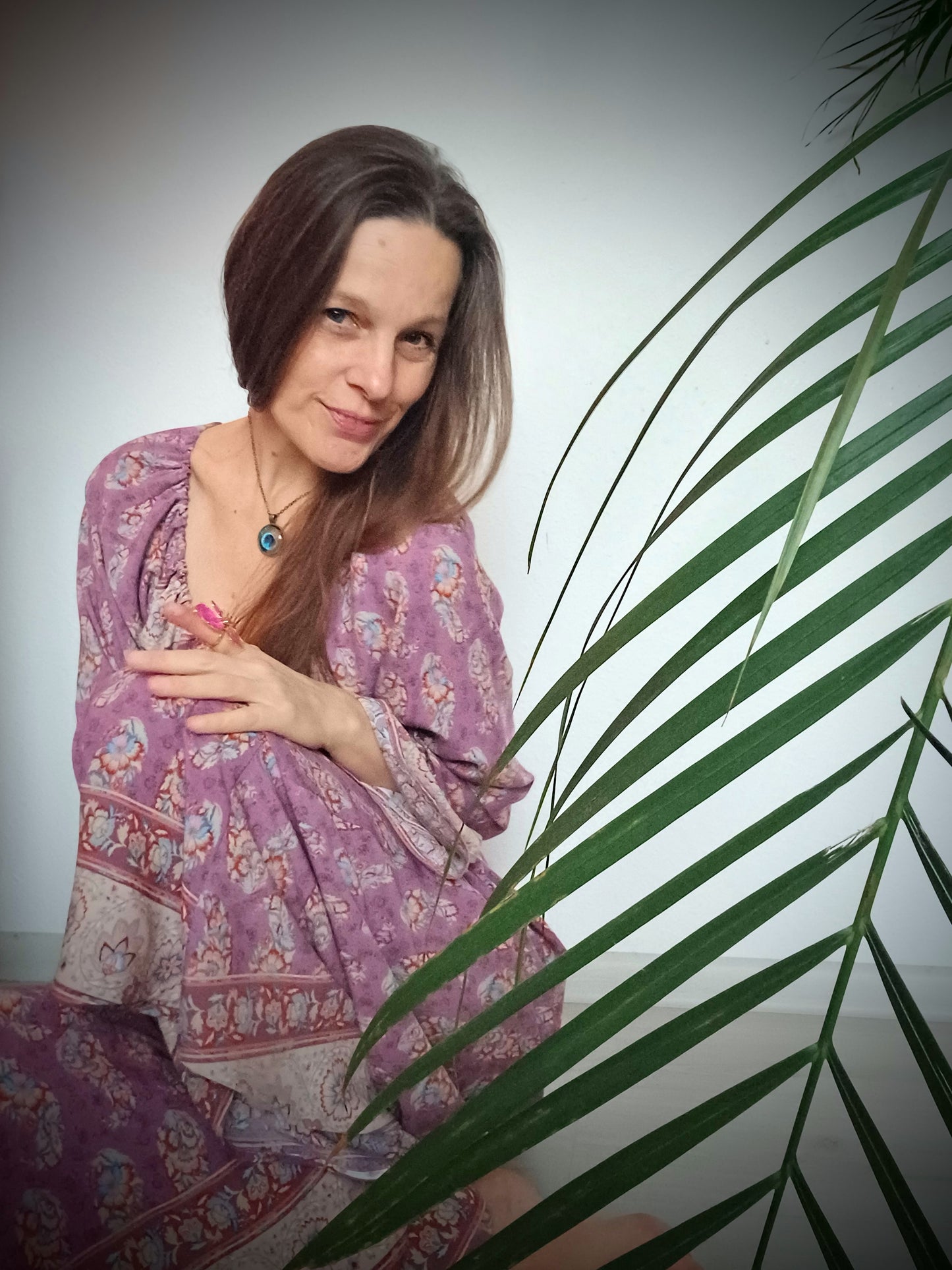 ÚCHVATNÉ BOHO ŠATIČKY S BORDUROU NA RUKÁVECH A V DÉLCE