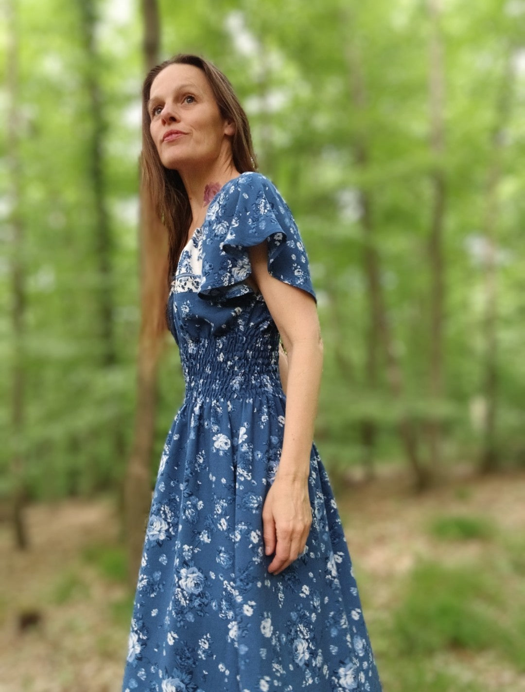 BOHO BLUE MAXI ŠATY S PŘEKRASNÝM DESIGNEM A  BORDUROU